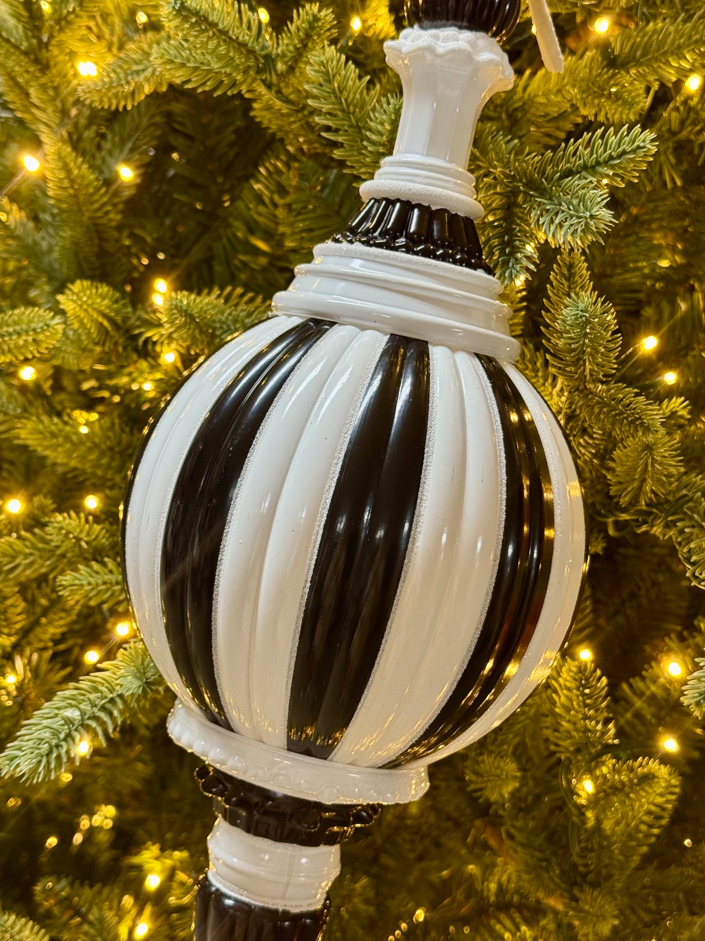 18 Inch Black And White Vertical Finial Ball Ornament