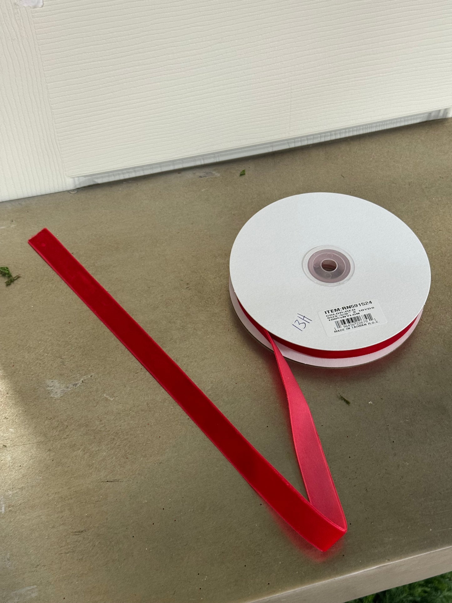 5/8 Inch By 10 Yard Red Woven Velvet Ribbon