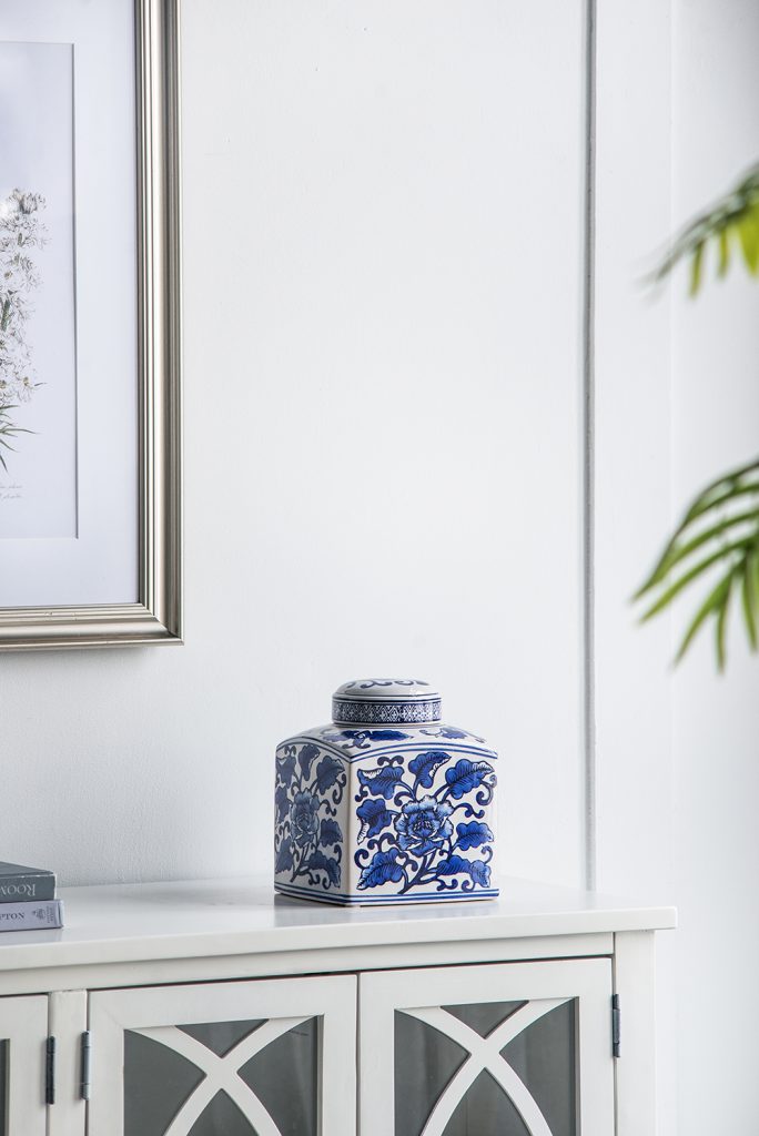 8 Inch Blue And White Willow Hand Painted Canister
