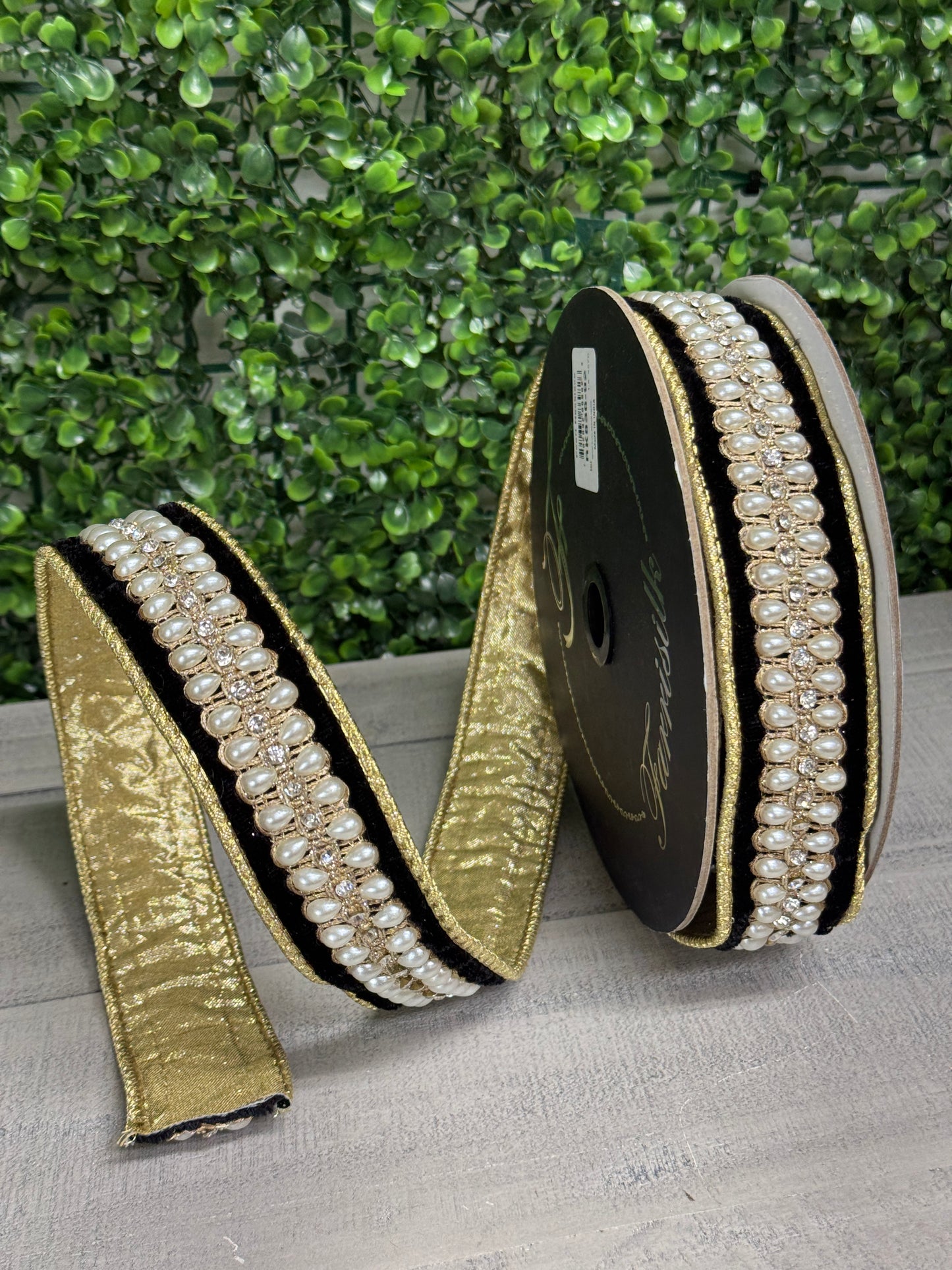 Farrisilk 1.5 Inch By 5 Yard Black Velvet Background With Pearl Details Ribbon