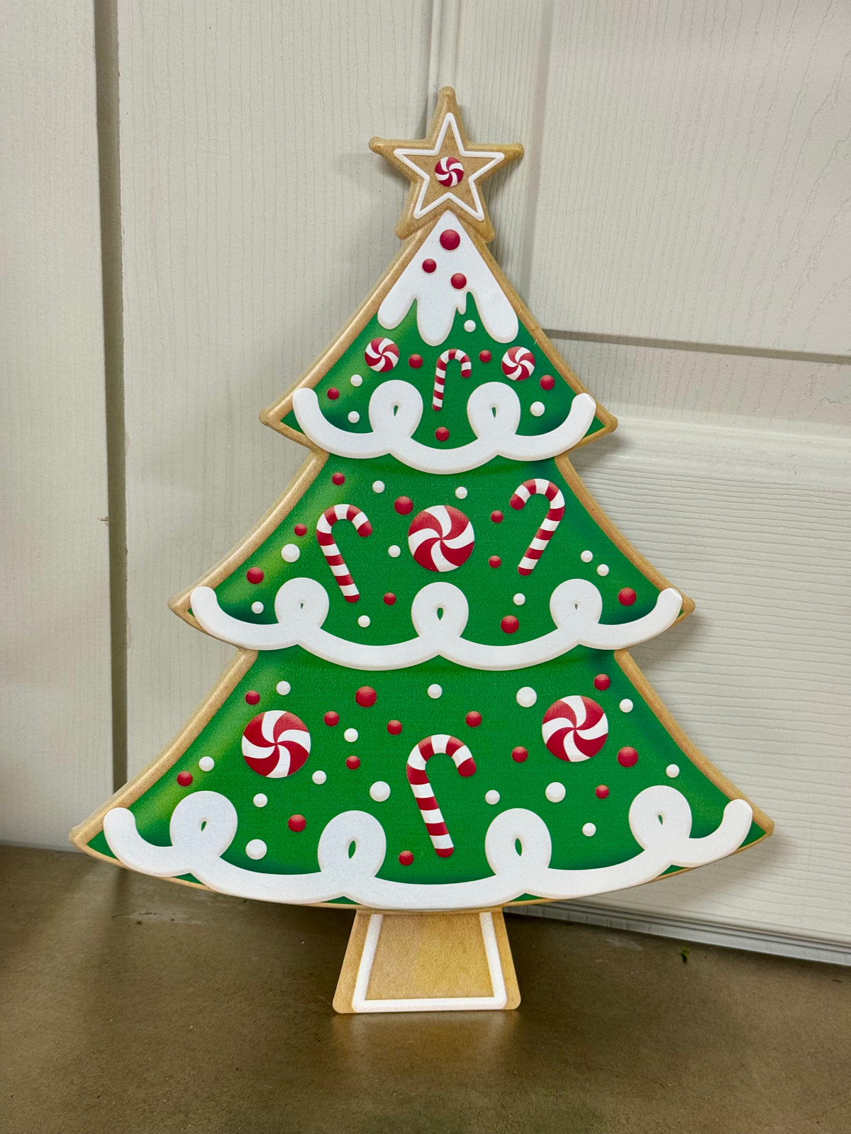12.5 Inch Peppermint Christmas Cookie Tree Metal Wreath Sign