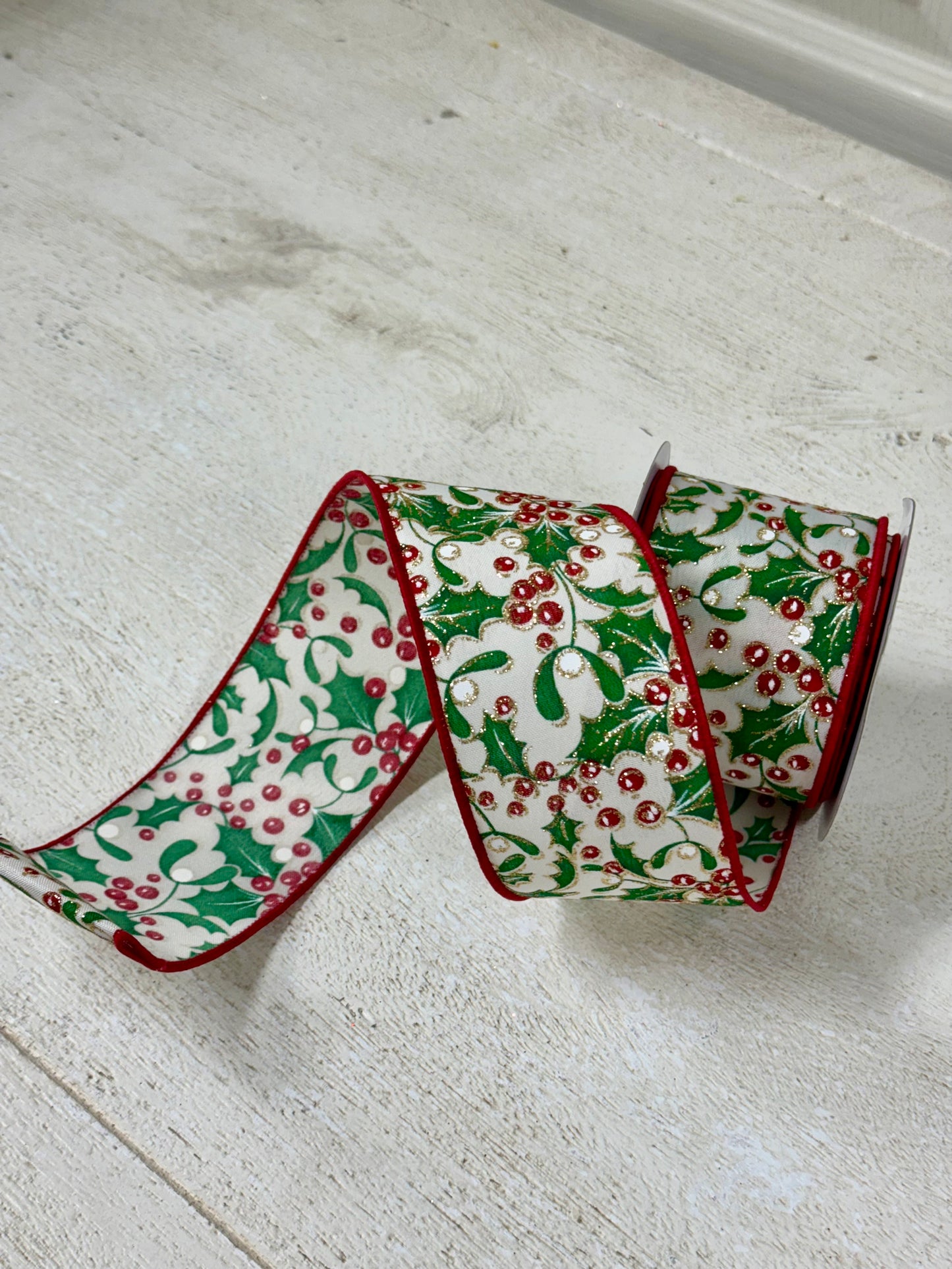 2.5 Inch By 10 Yard Holly Berry And Mistletoe Ribbon