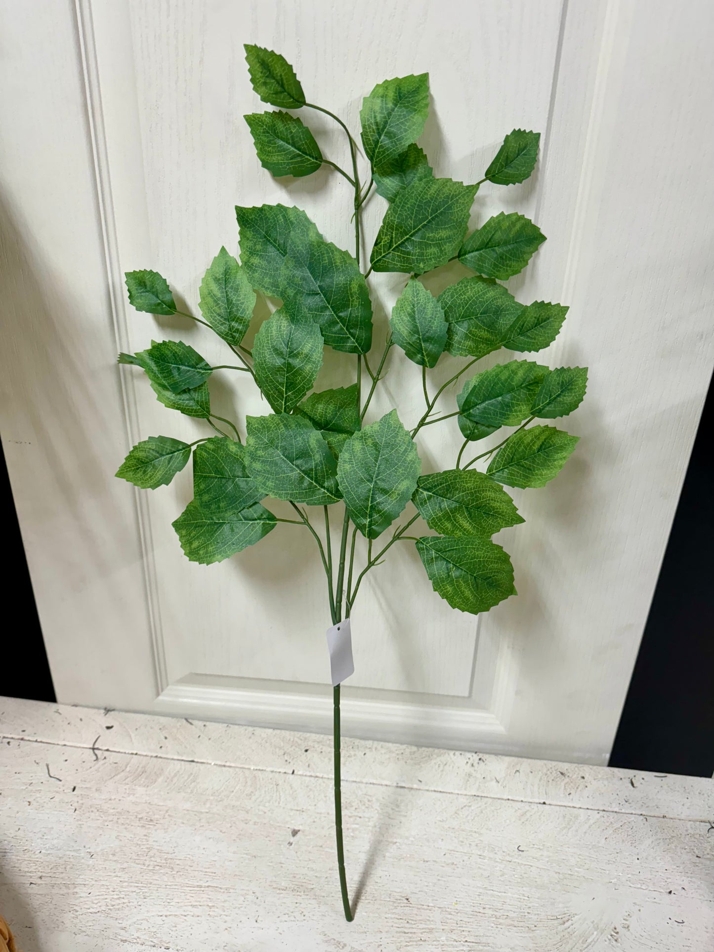 28 Inch Dark Green Rose Leaf Spray