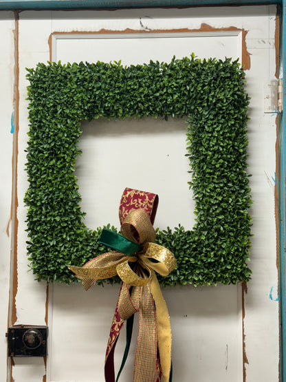 25 Inch Boxwood Square Wreath