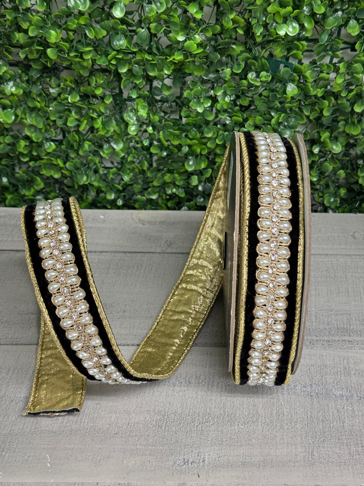 Farrisilk 1.5 Inch By 5 Yard Black Velvet Background With Pearl Details Ribbon