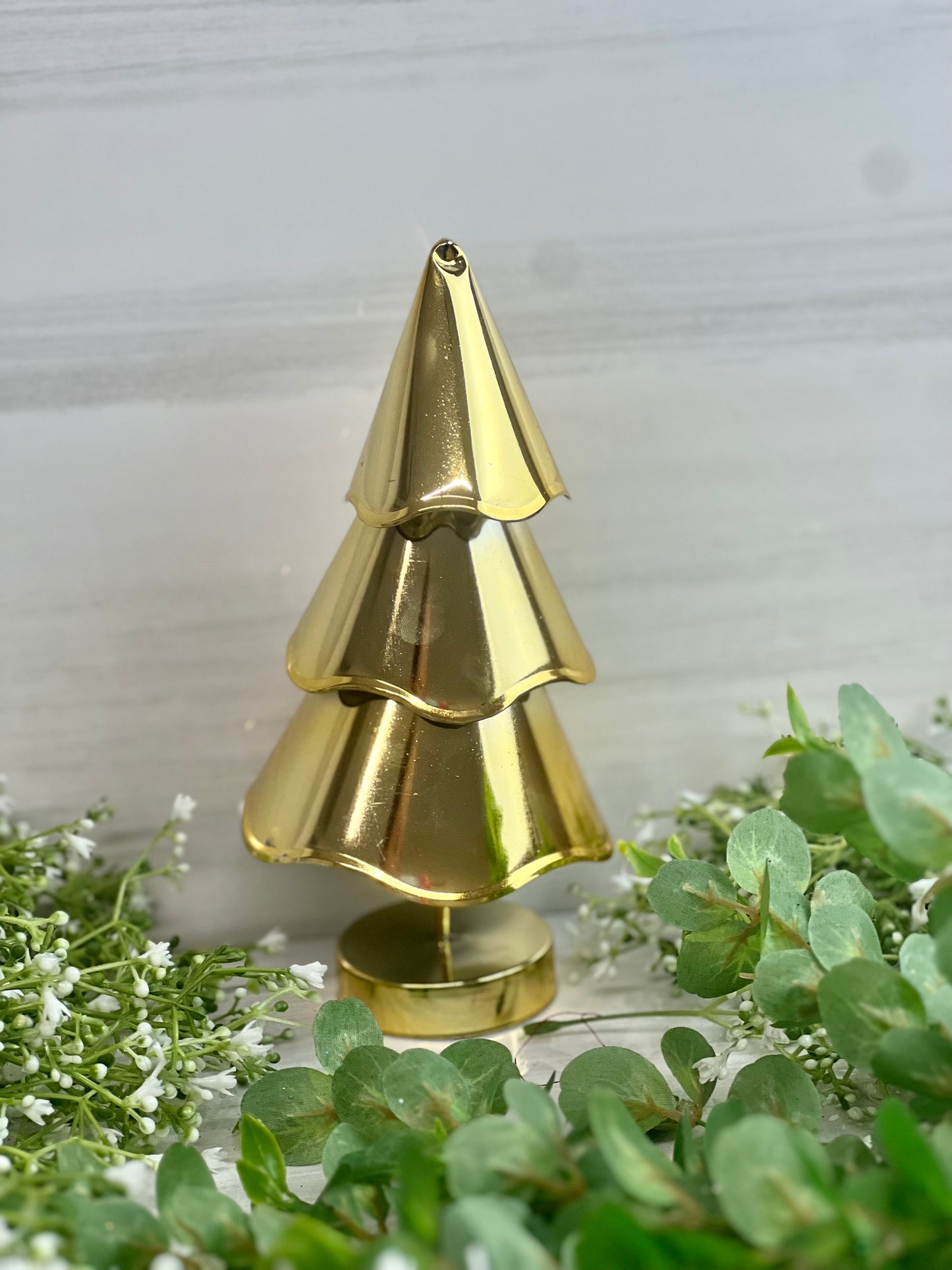 Large Gold Metal Rounded Tree