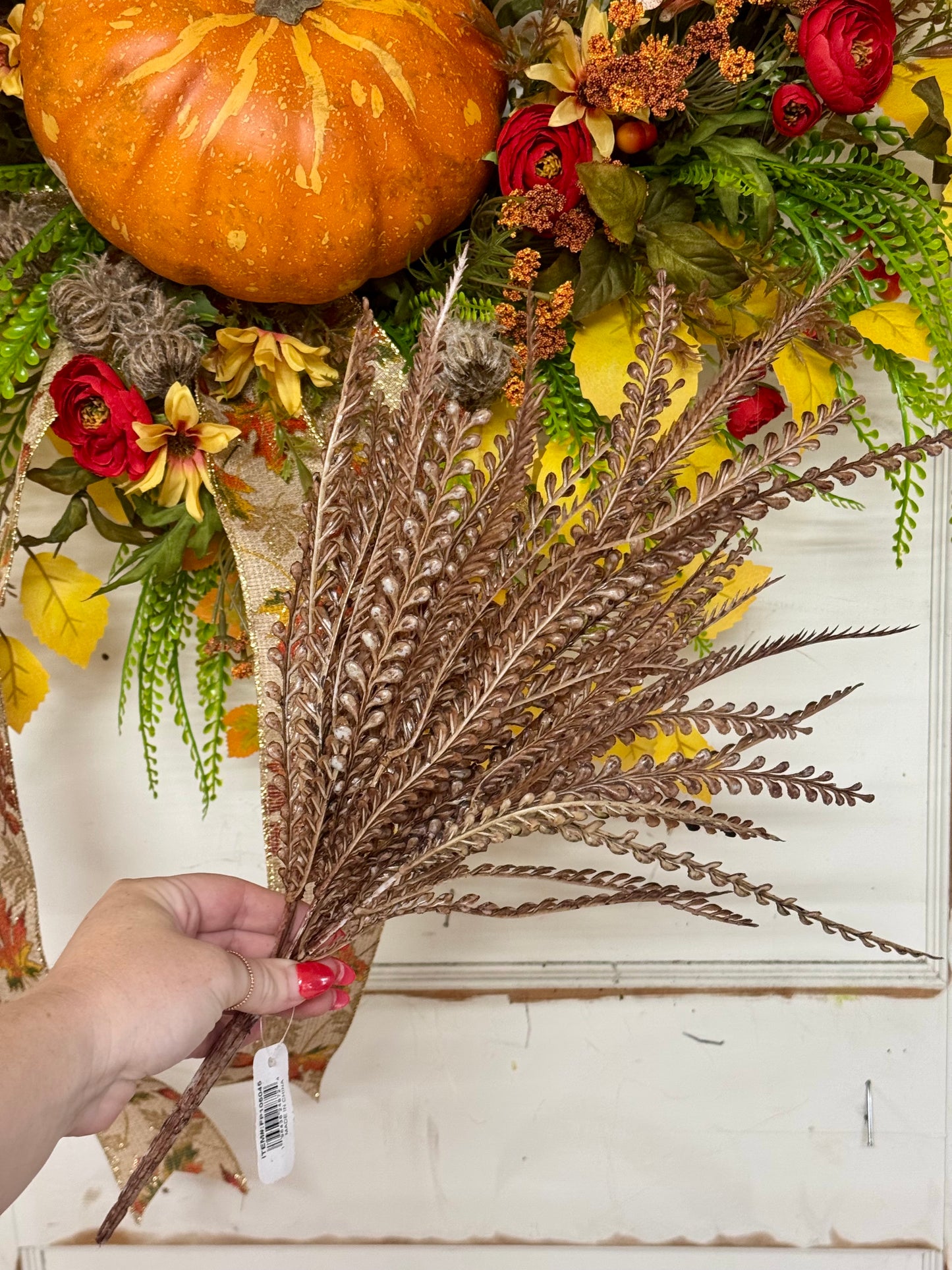 17.5 Inch Brown And White Wash Bead Grass Bush