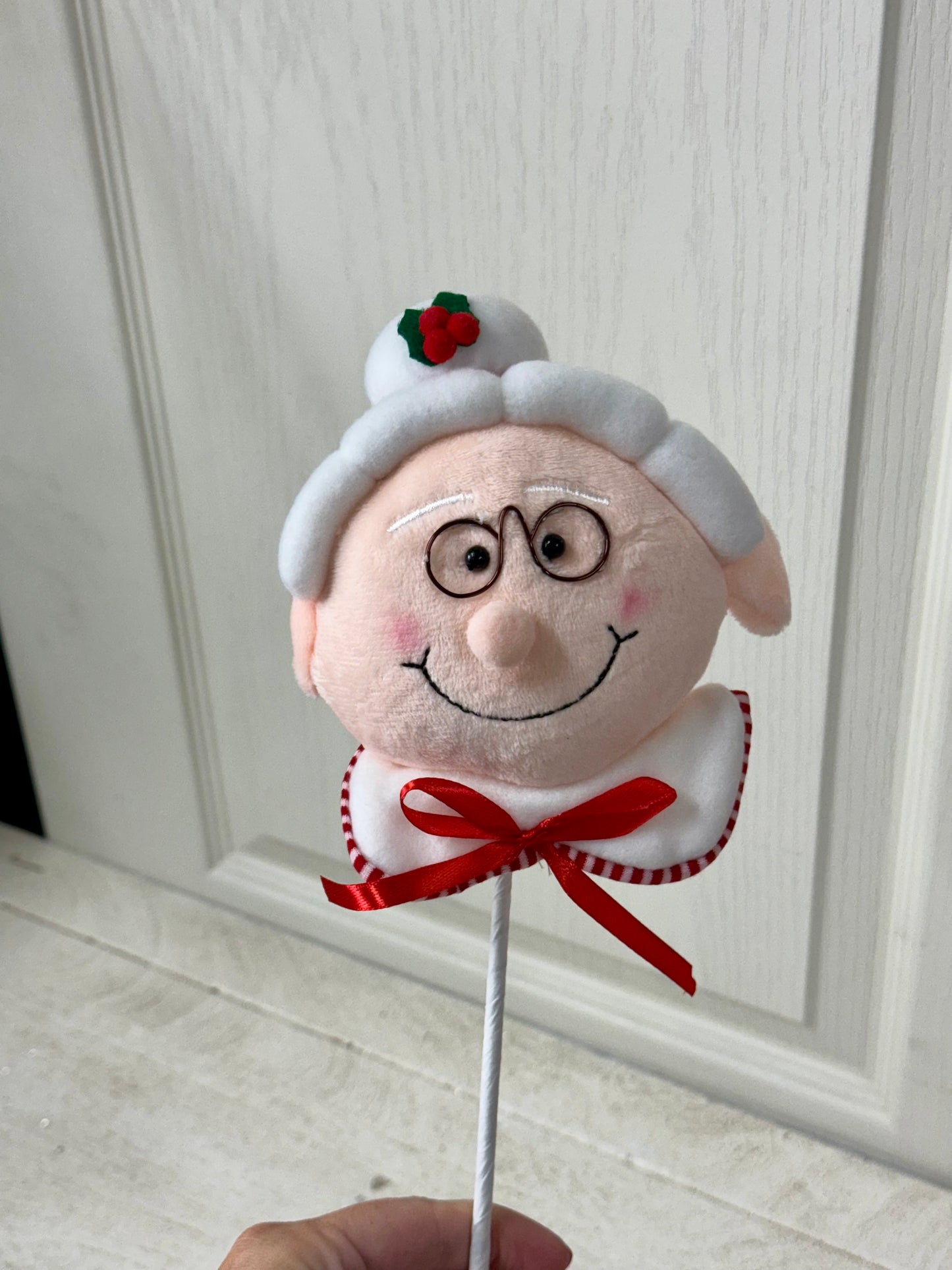 15 Inch Mr. And Mrs. Claus Assorted Pick