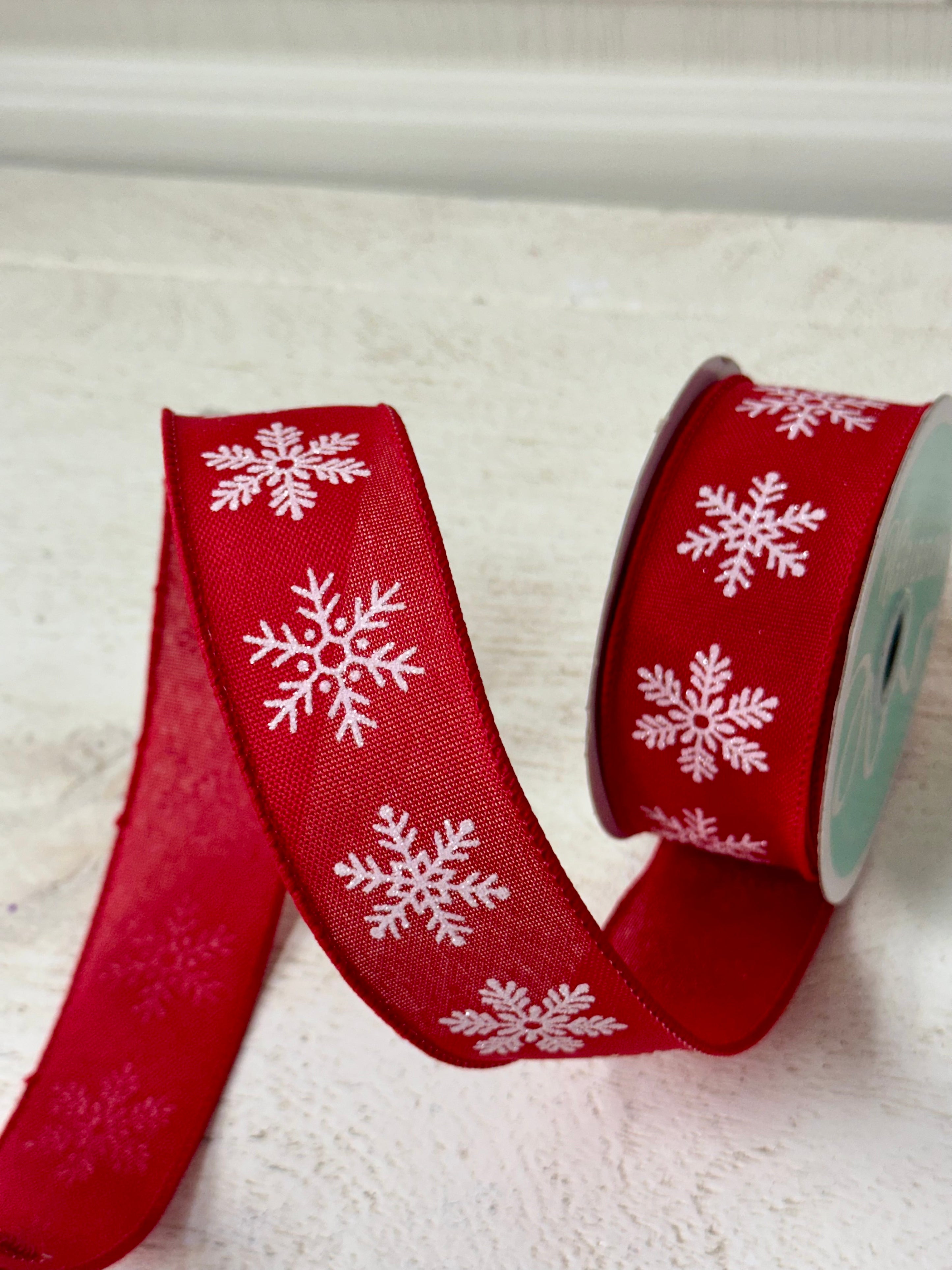 1.5 Inch By 10 Yard Red And White Snowflake Ribbon – TMIGifts