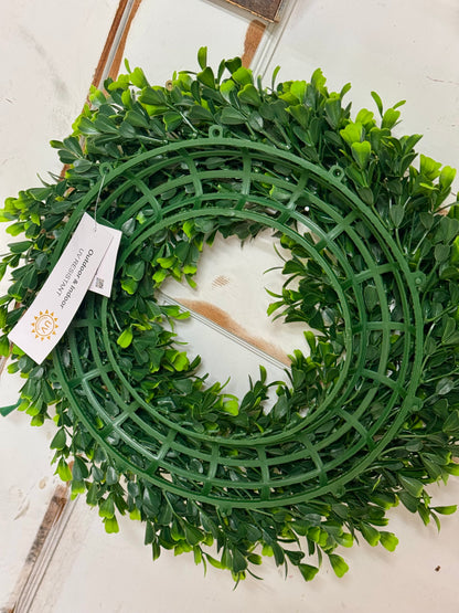 16 Inch Green Round Boxwood Wreath