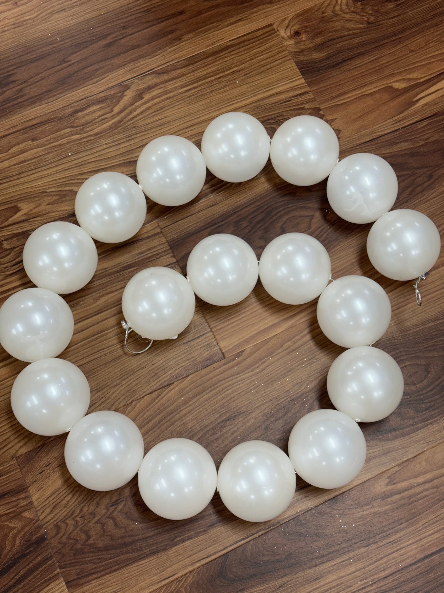 6 Foot White Large Pearl Garland