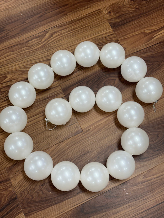 6 Foot White Large Pearl Garland