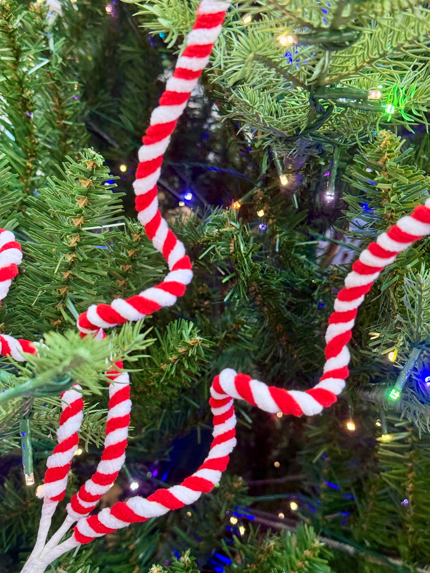 26 Inch Red And White Chenille Curly Spray