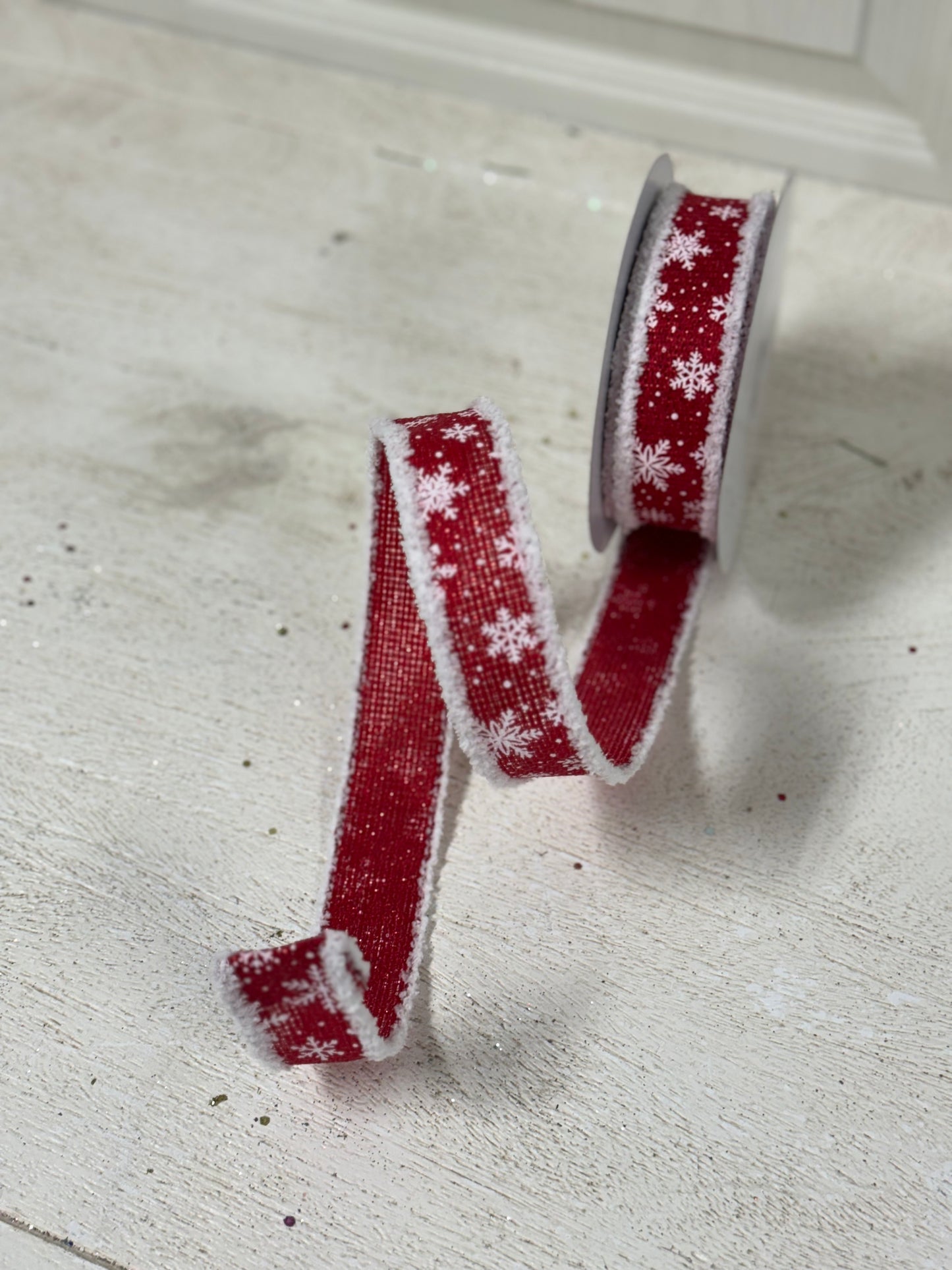 1.5 Inch By 10 Yard Red And White Snowflake With White Drift Edge Ribbon