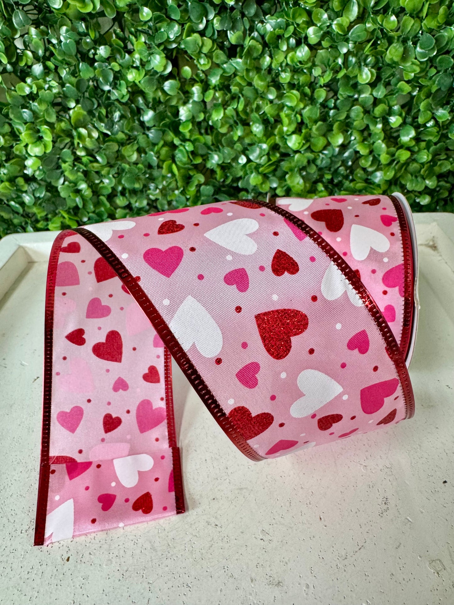 2.5 Inch By 10 Yard Heart Glitter Pink Background Ribbon