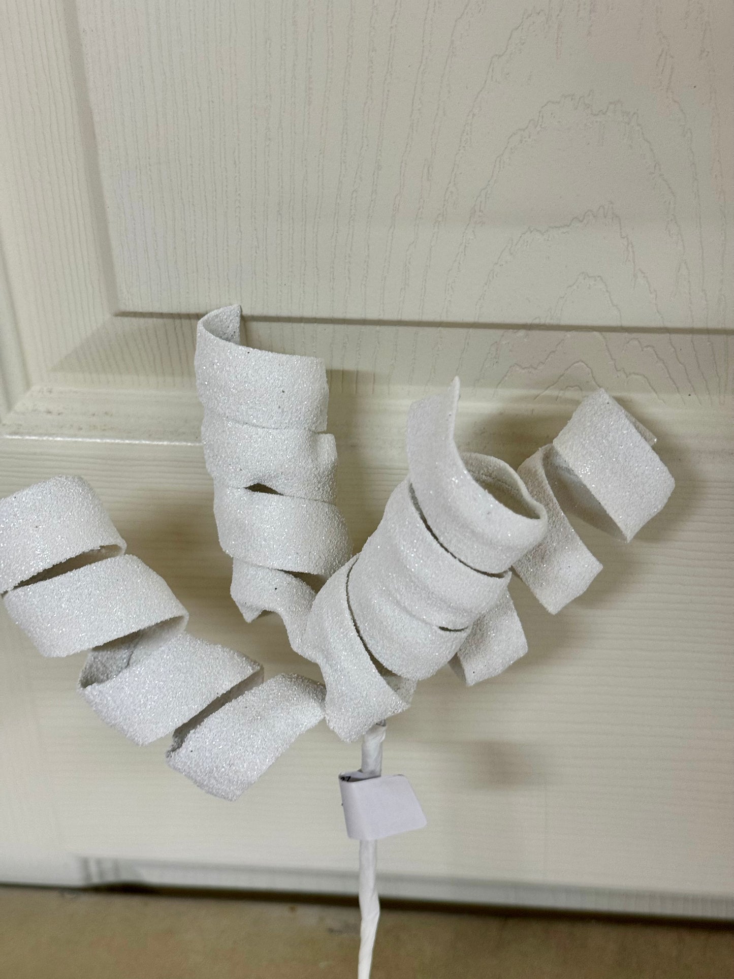 11 Inch White Glitter Curl Pick