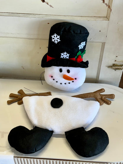 4 Piece Snowman Snowflake Hat Wreath Kit