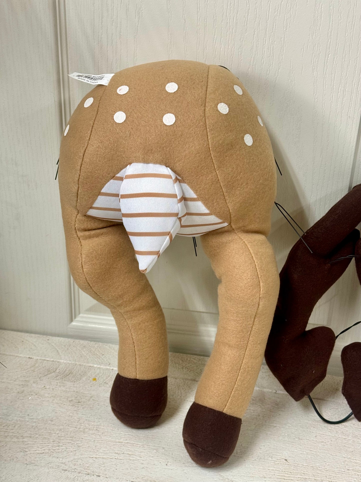 27 Inch Light Brown Deer Butt Wreath Attachment