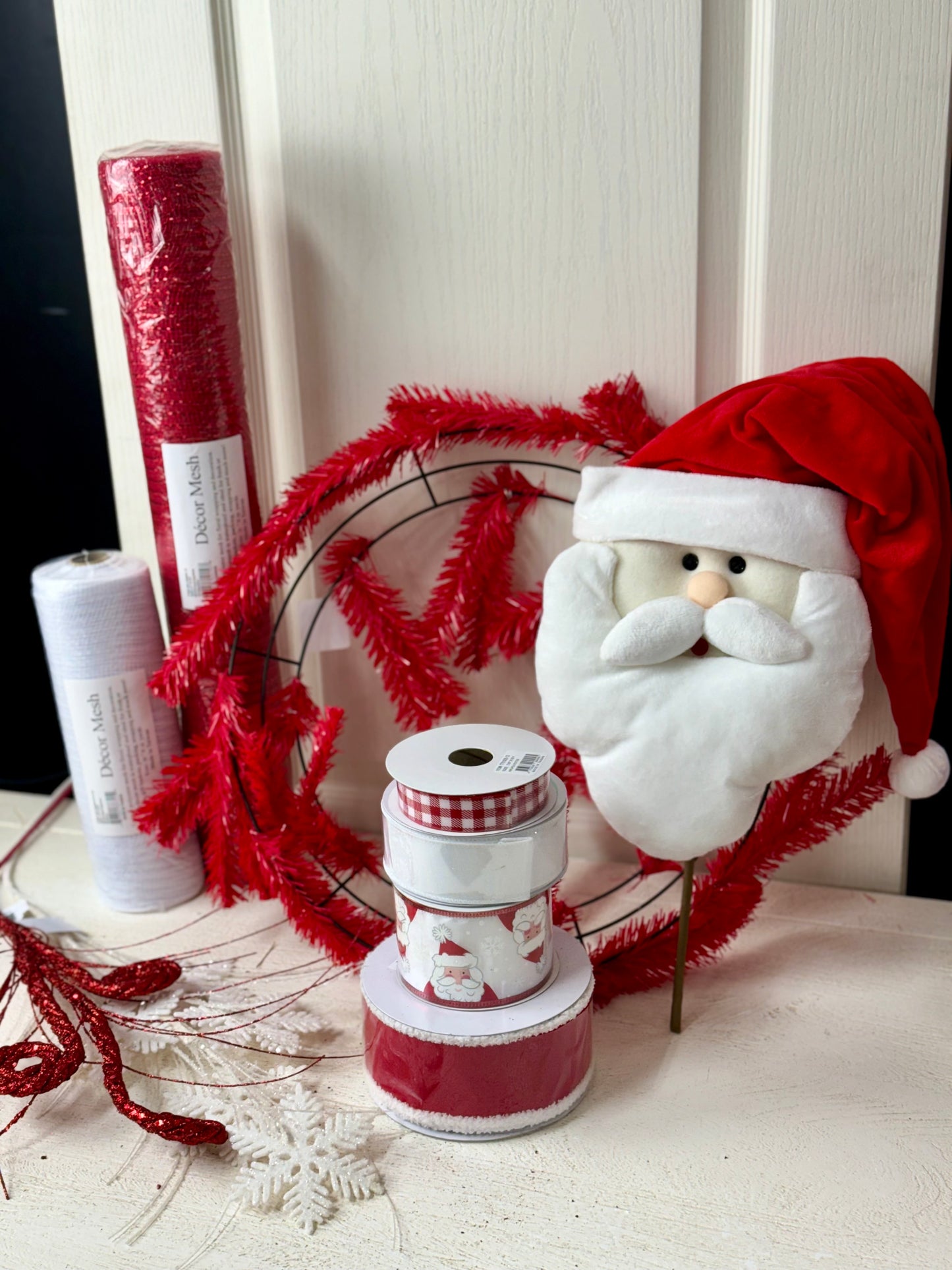 Southern Owl's Santa Wreath Kit