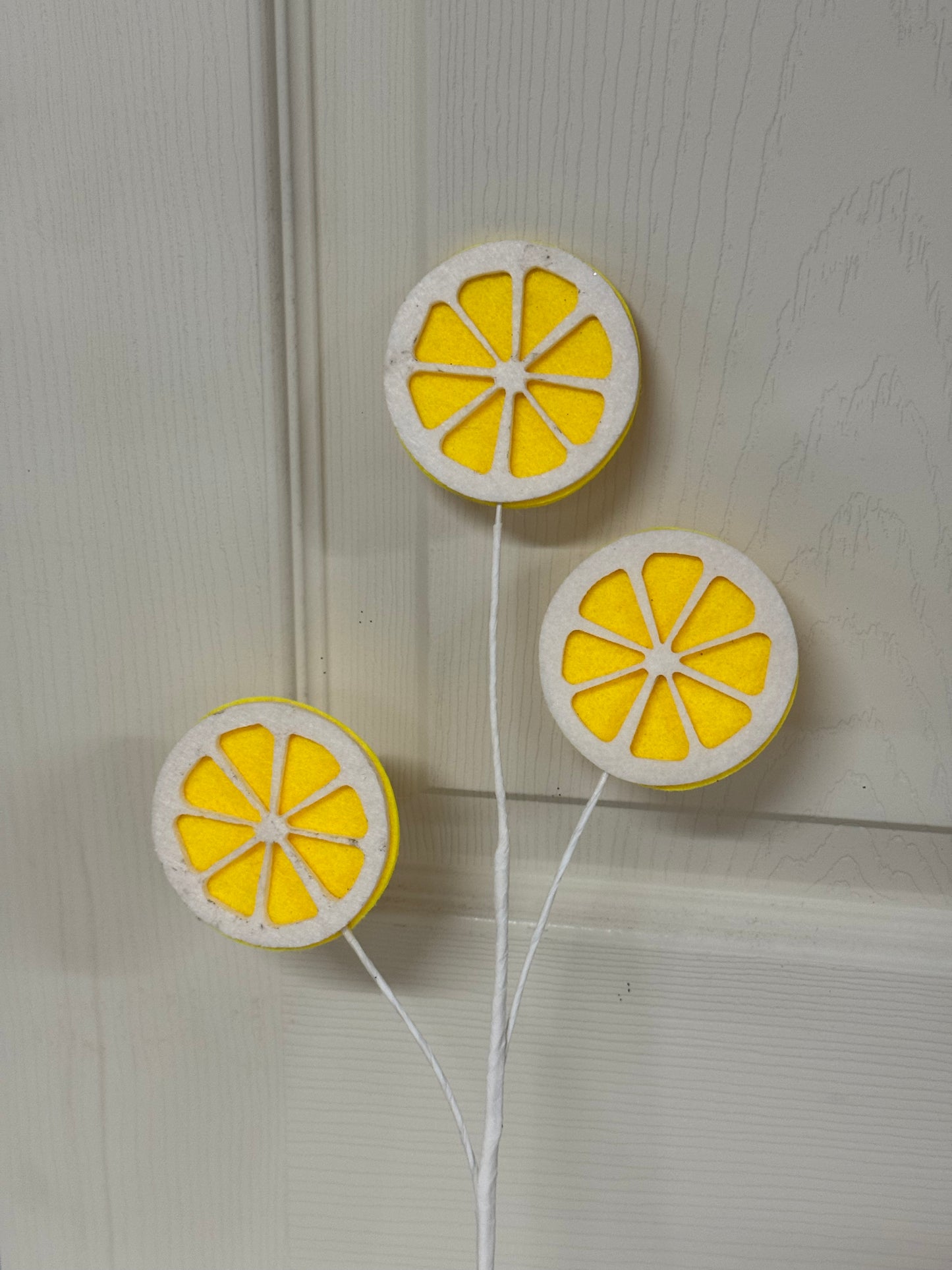16 Inch Yellow And White Lemon Slice Spray