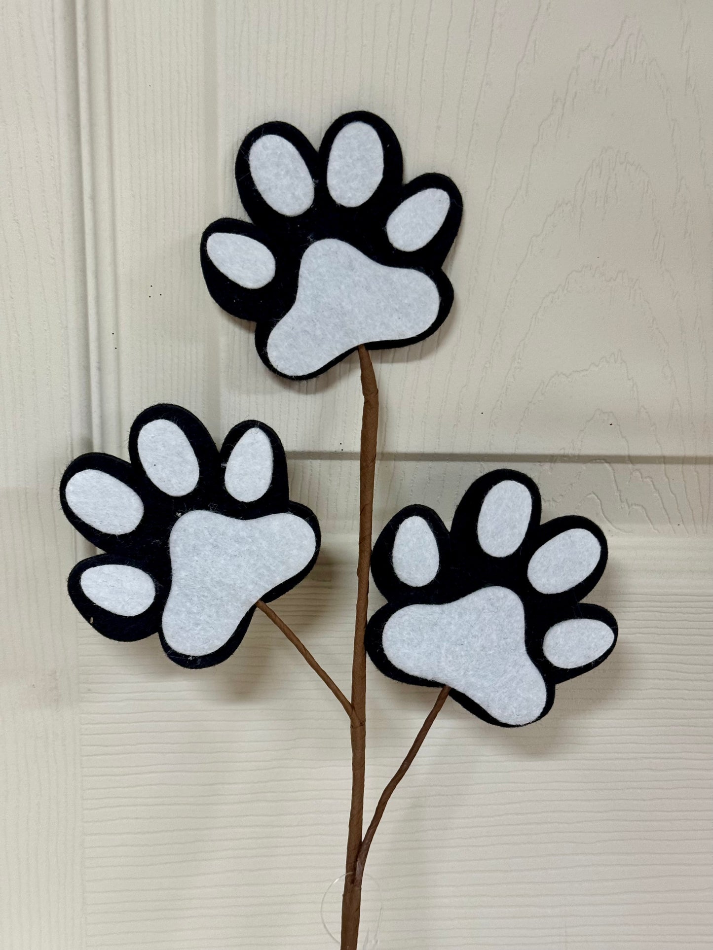 13.5 Inch Black And White Felt Pawprint Spray