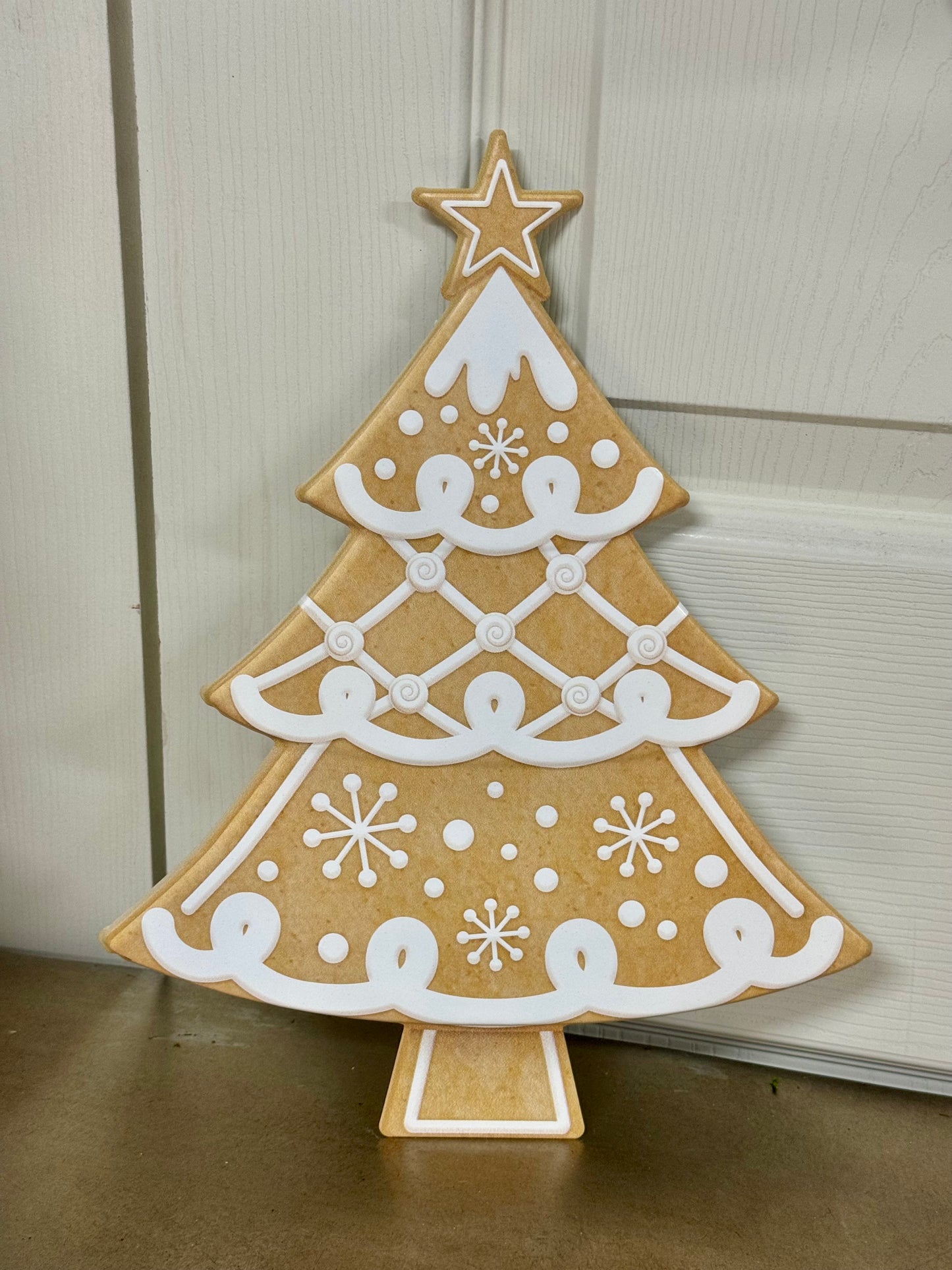 12.5 Inch Tan And White Gingerbread Cookie Tree Metal Sign