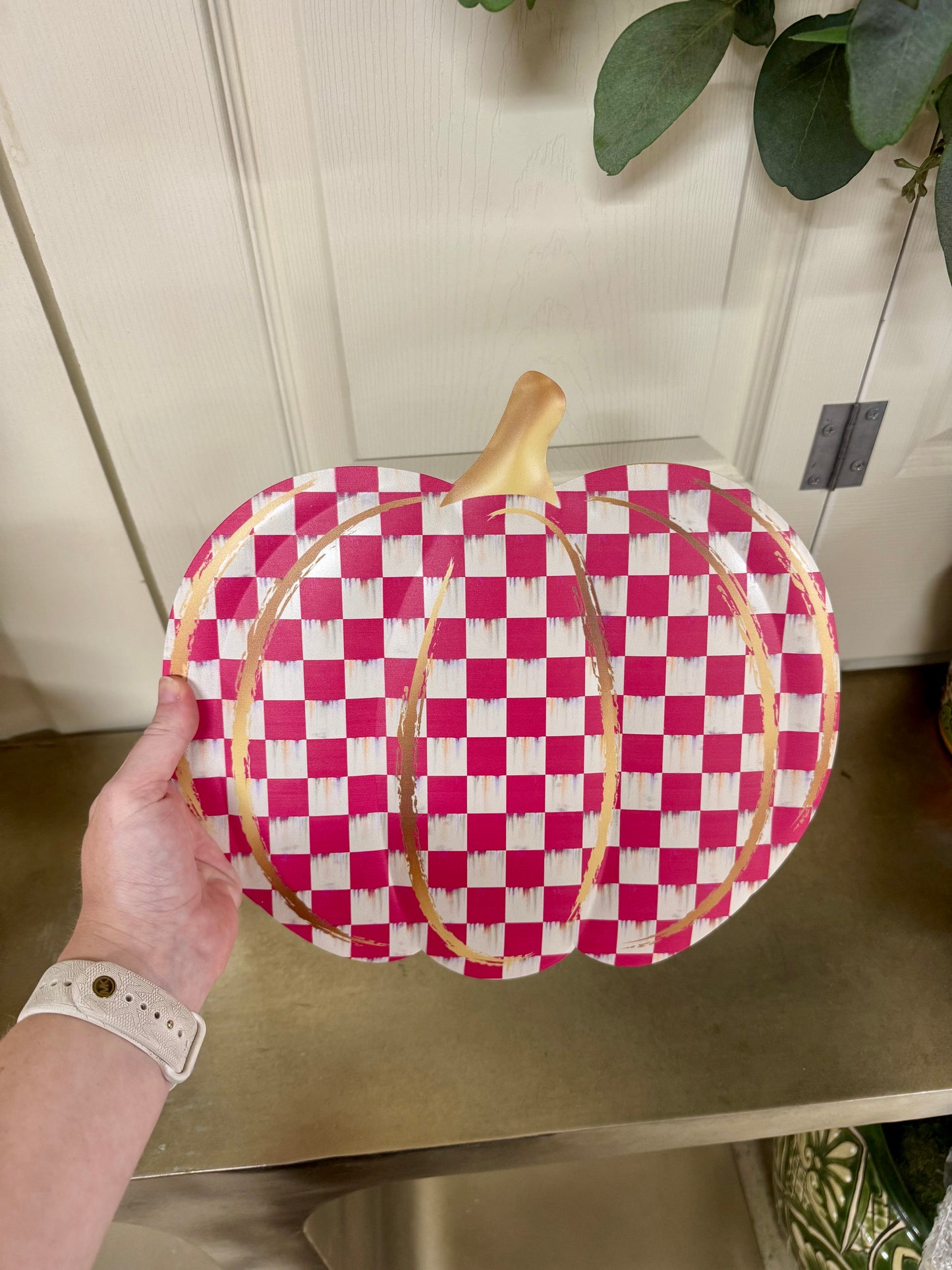 12 Inch Hot Pink White And Gold Check Pumpkin Metal Embossed Wreath Sign