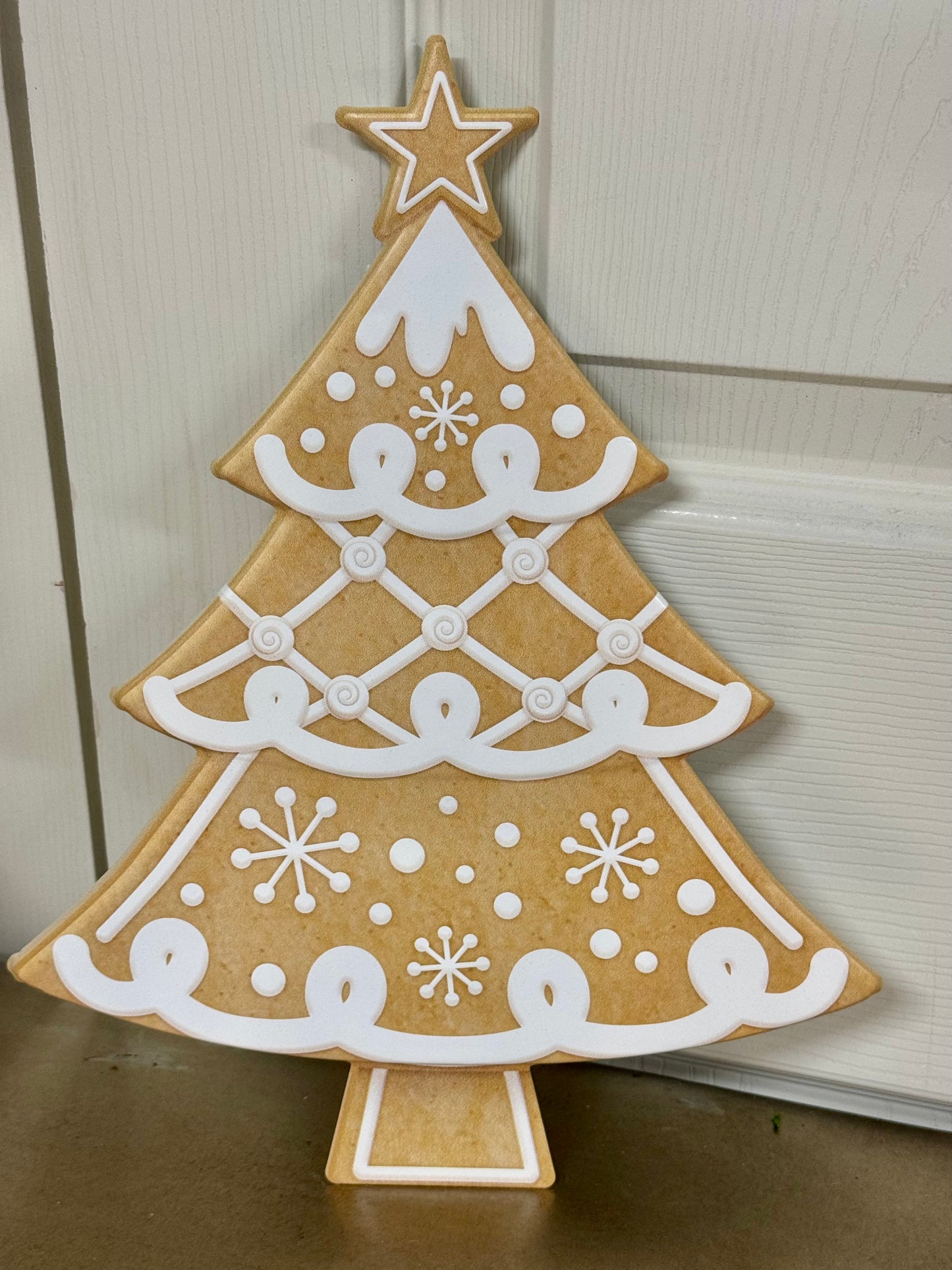 12.5 Inch Tan And White Gingerbread Cookie Tree Metal Sign
