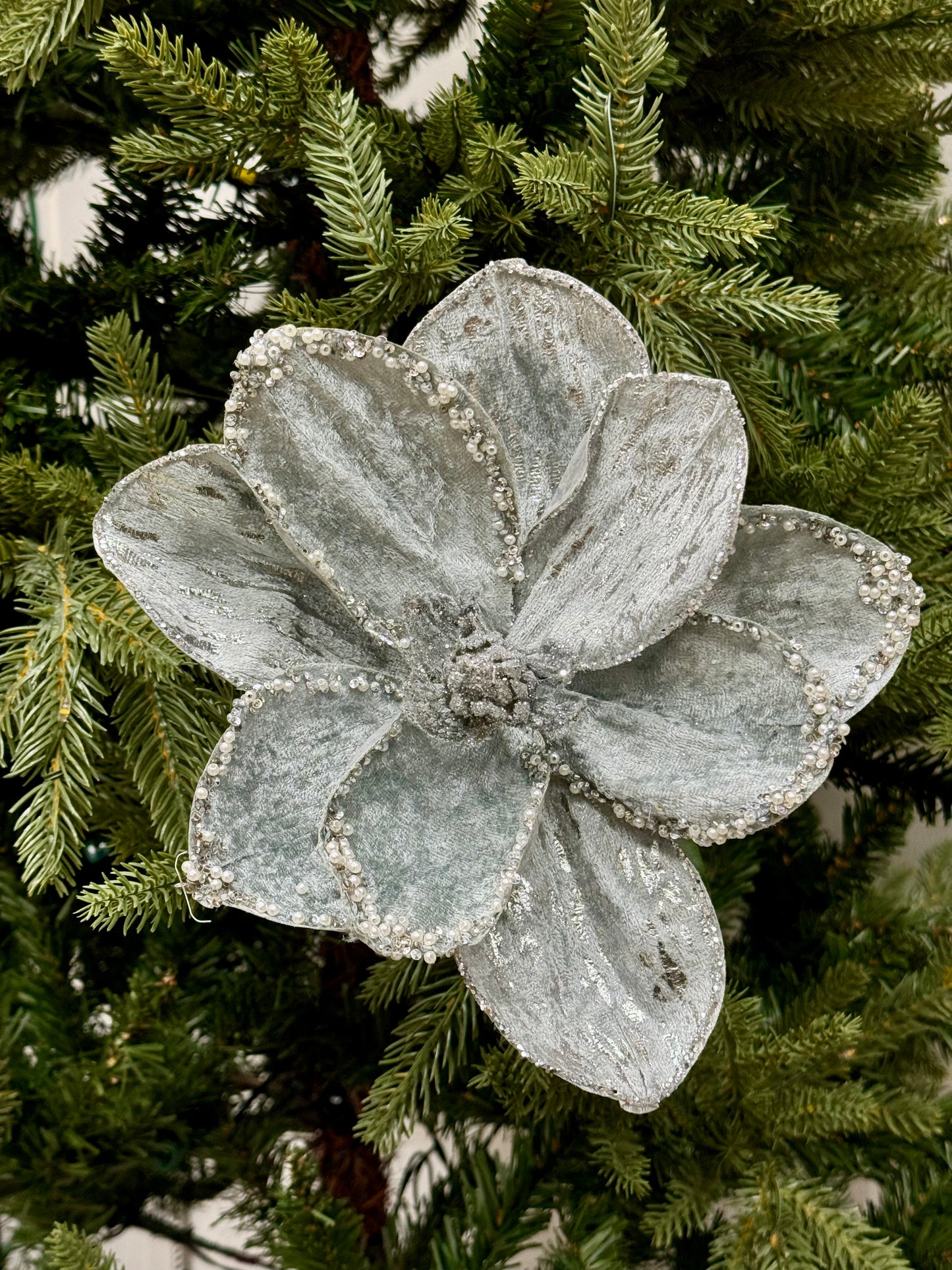 30 Inch Silver Glitter Magnolia Stem