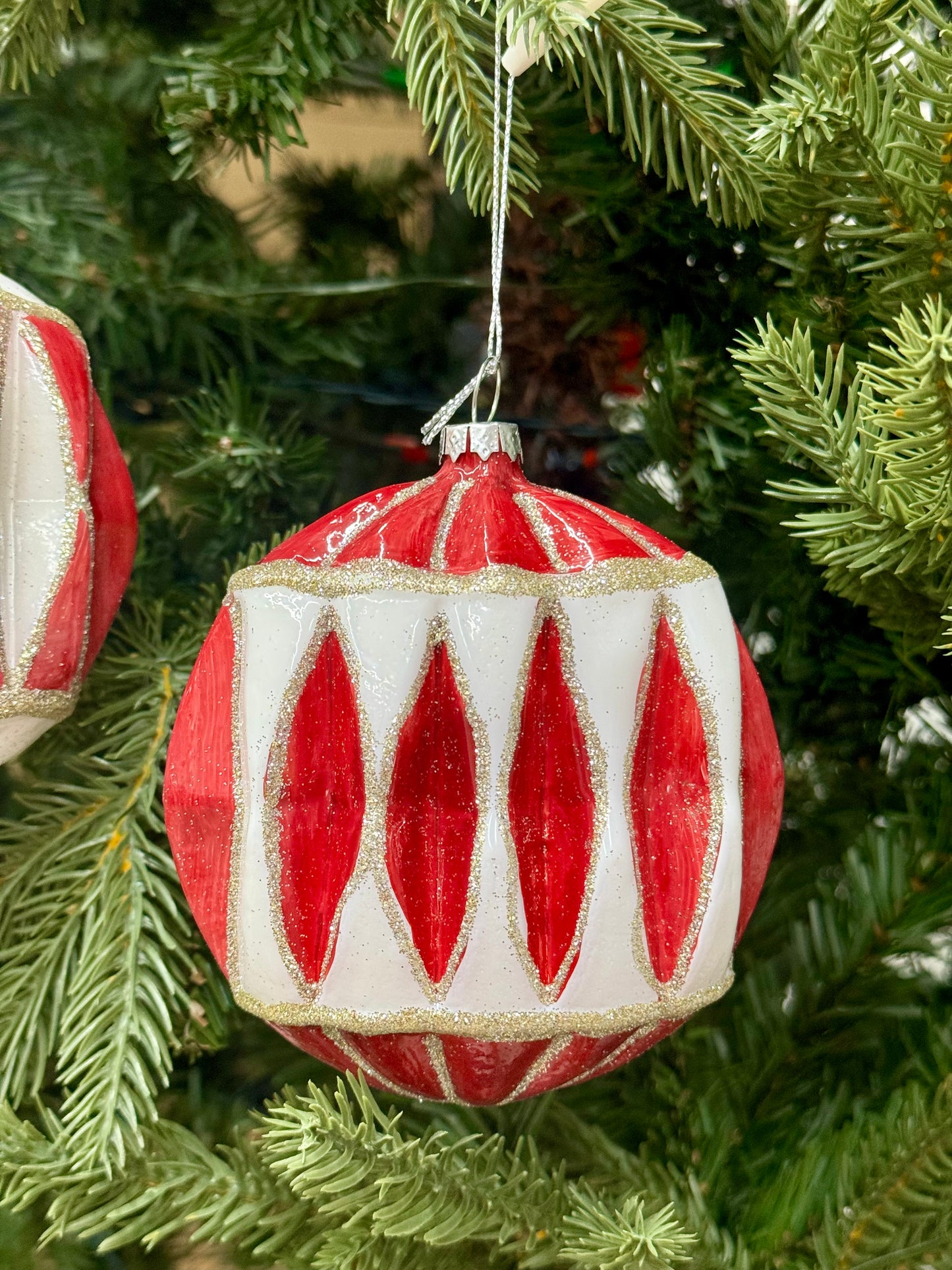 4 Inch Red And White Glass Indented Ornament Two Styles