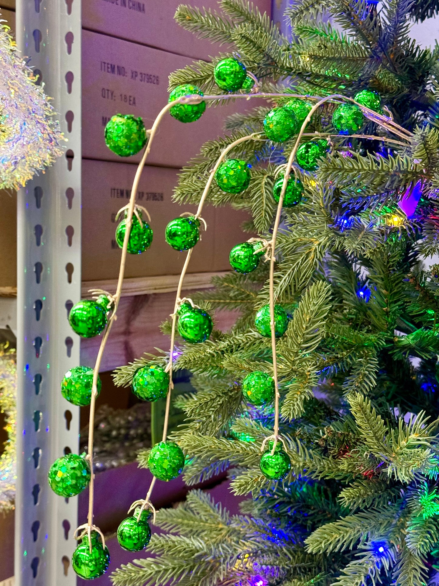 35.5 Inch Green Hanging Ball Spray