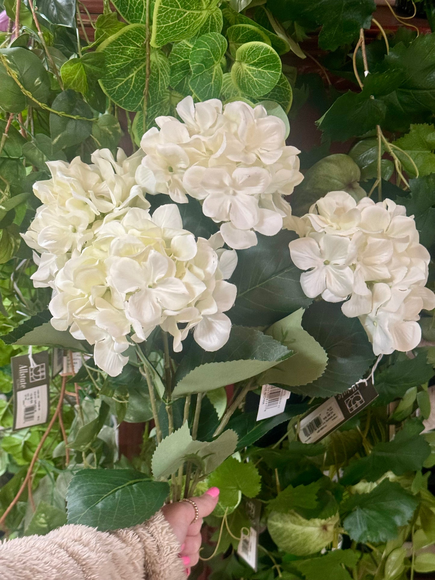 20.5 Inch White Hydrangea Bush