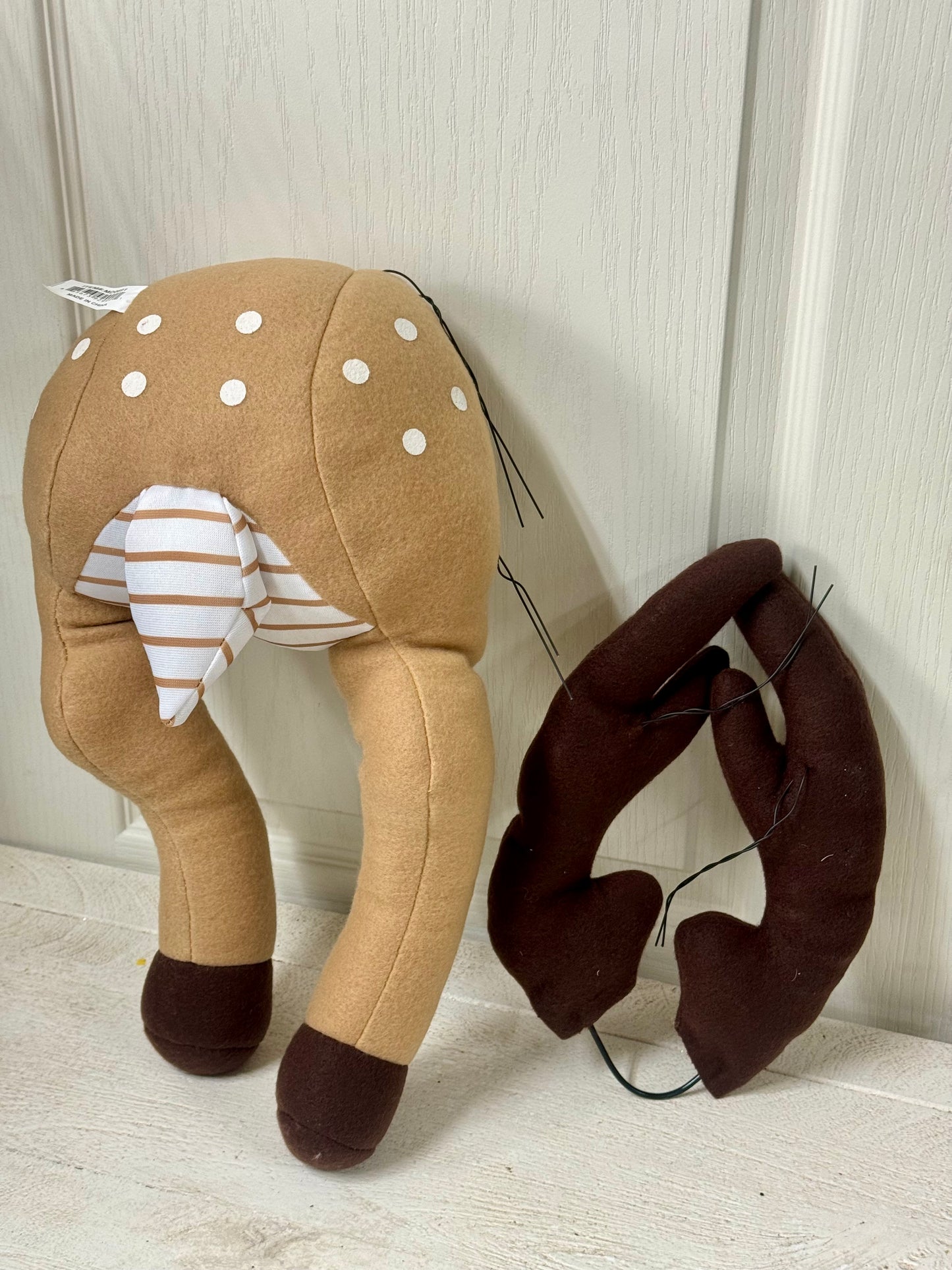 27 Inch Light Brown Deer Butt Wreath Attachment