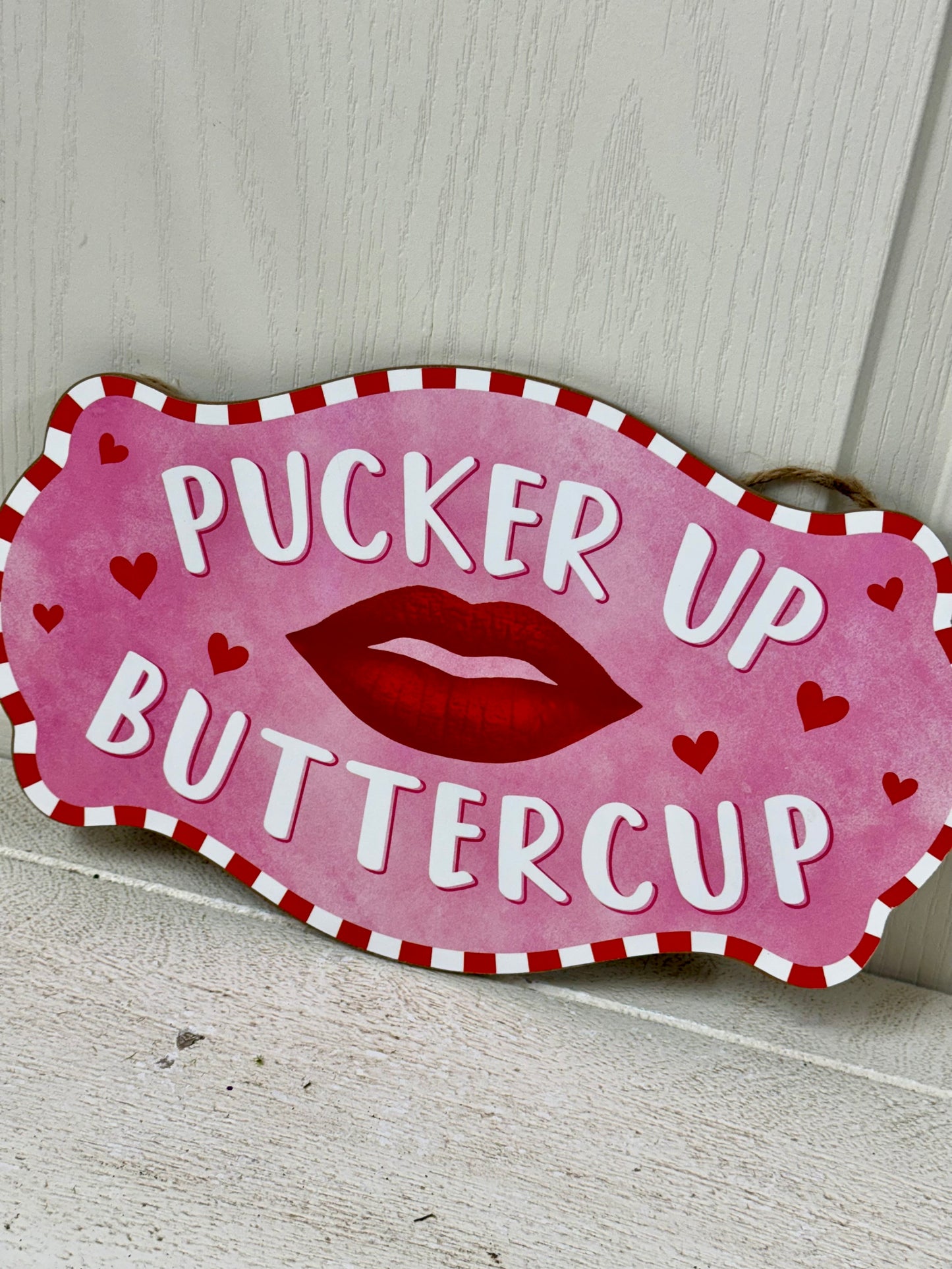 12.5 Inch Pucker Up Buttercup Wooden Wreath Sign