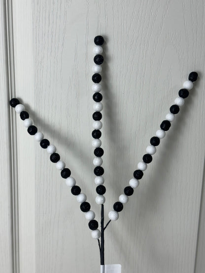 26 Inch Black And White Spike Ball Spray