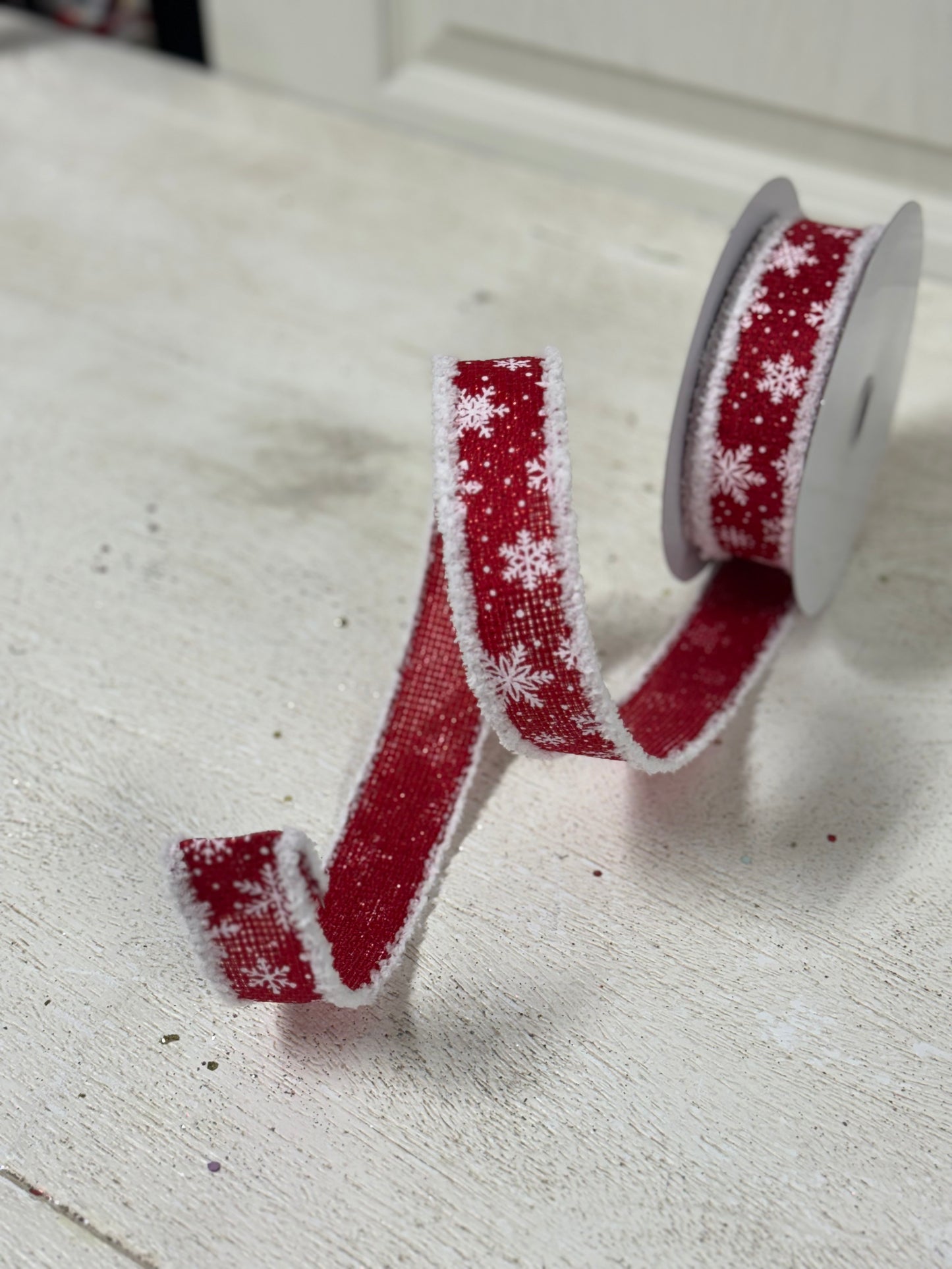 1.5 Inch By 10 Yard Red And White Snowflake With White Drift Edge Ribbon