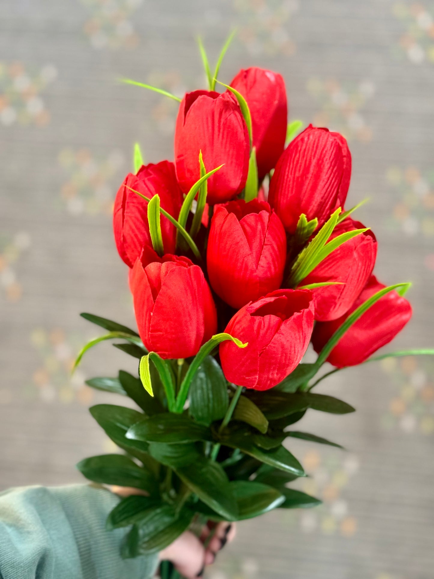 19 Inch Red Tulip Floral Bush