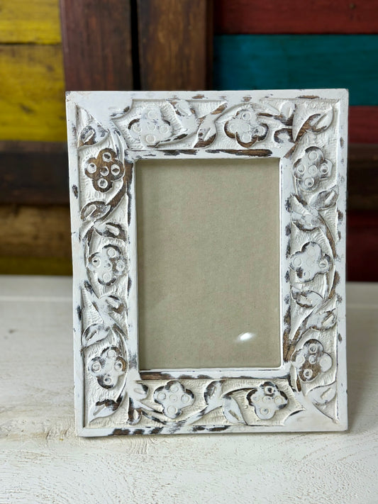Distressed White Wood Photo Frame 9x11 (5x7)