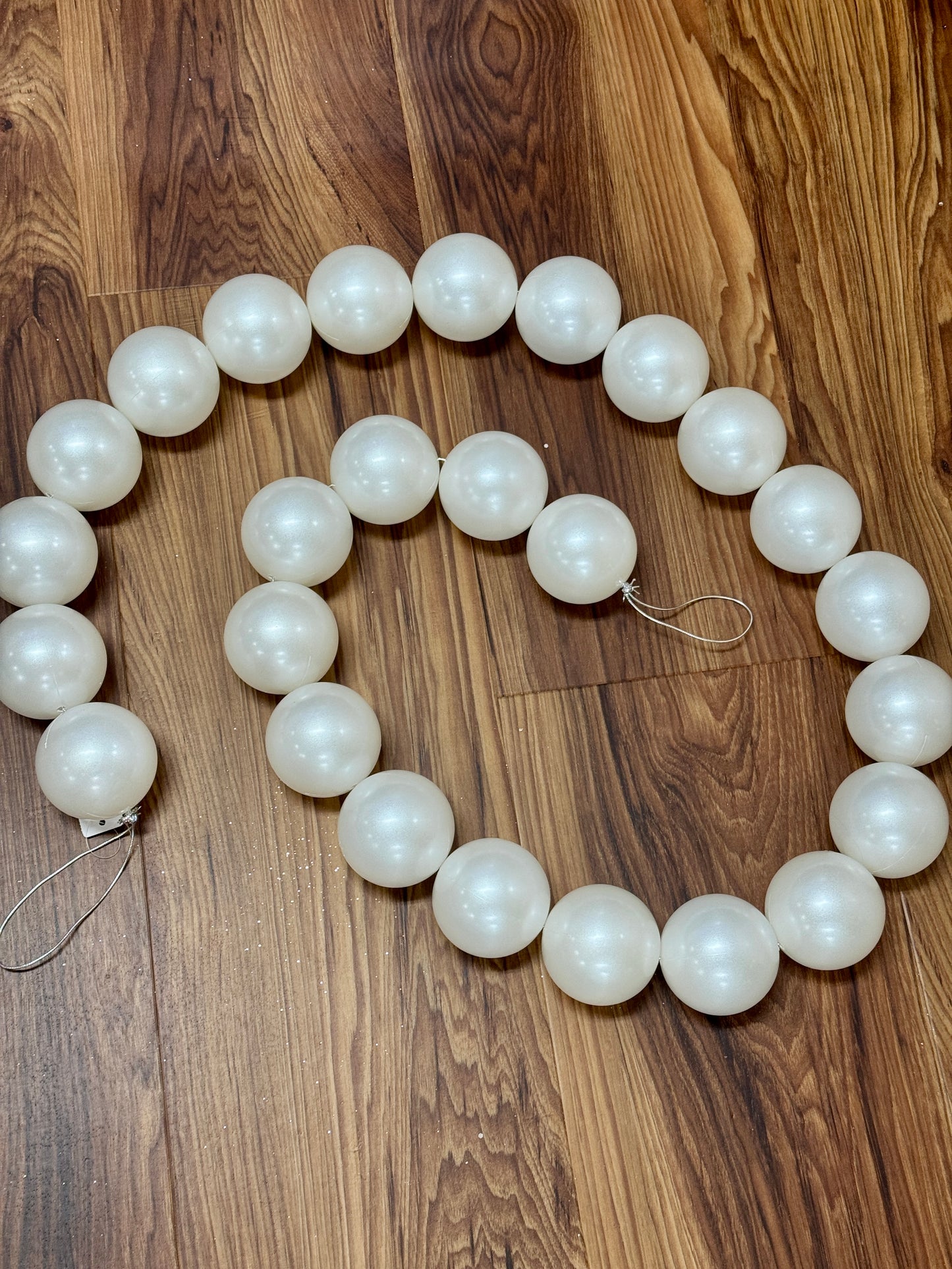 6 Foot White Medium Pearl Garland