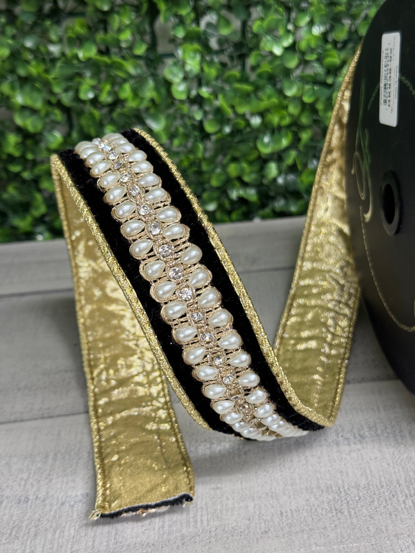 Farrisilk 1.5 Inch By 5 Yard Black Velvet Background With Pearl Details Ribbon
