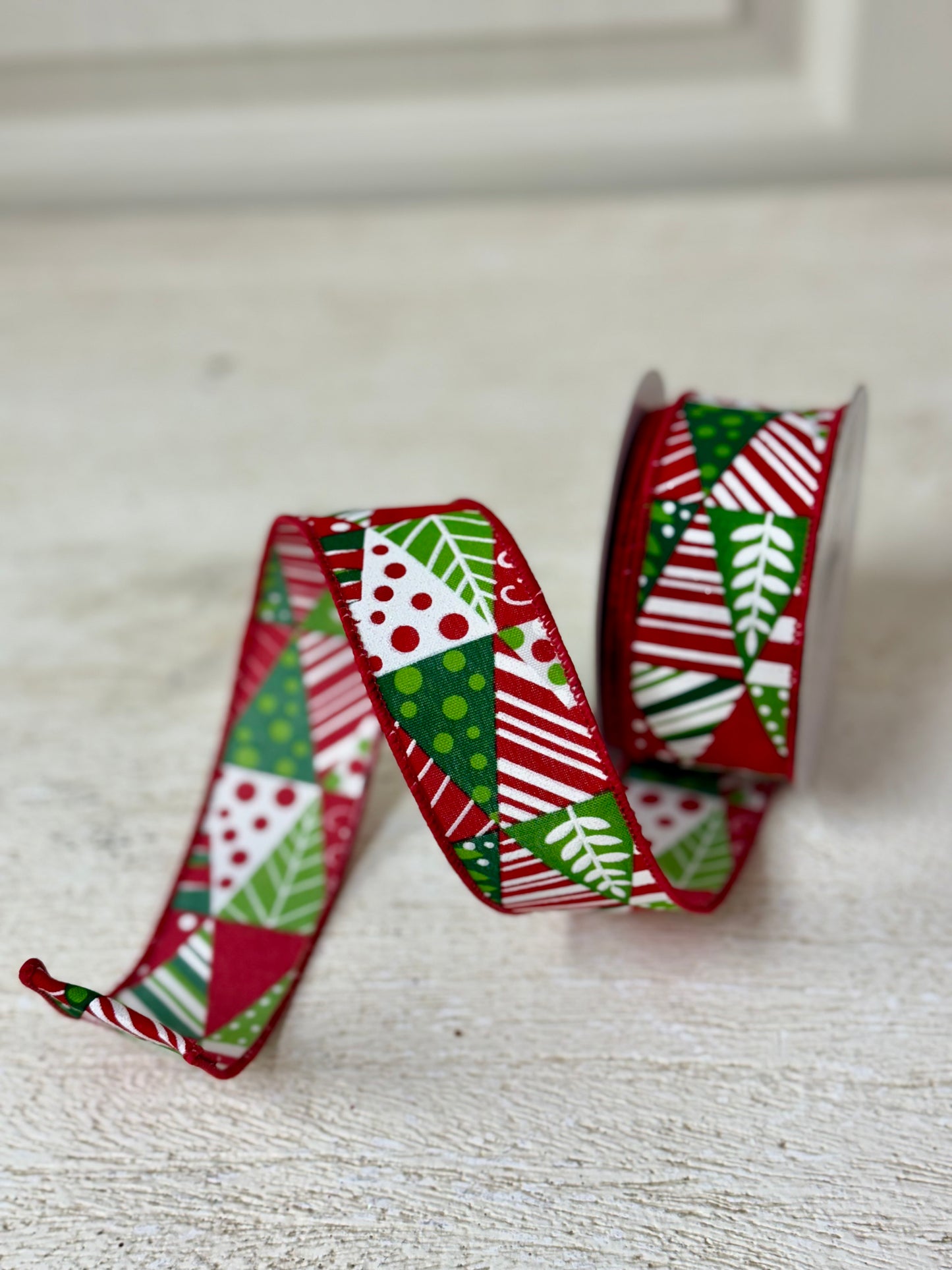 1.5 Inch By 10 Yard Red And Green Triangle Tree Ribbon