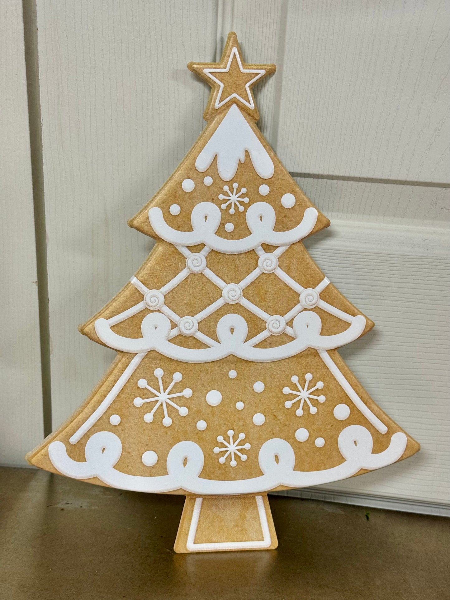 12.5 Inch Tan And White Gingerbread Cookie Tree Metal Sign