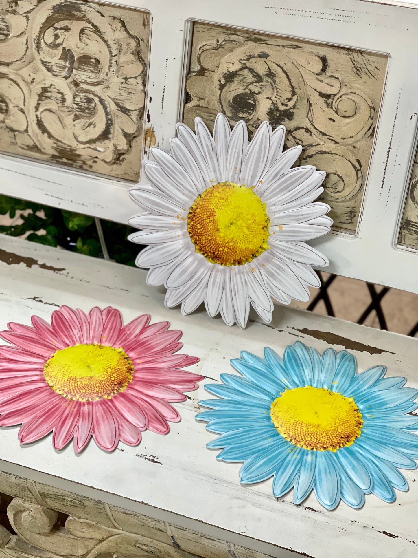 Metal Embossed Daisy Sign Three Different Styles