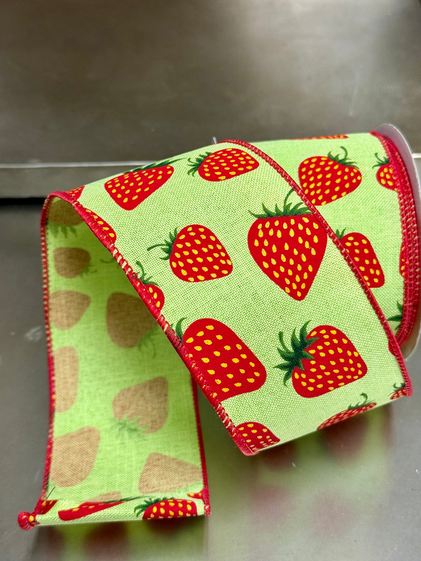 2.5 Inch By 10 Yard Strawberry Ribbon With Green Background