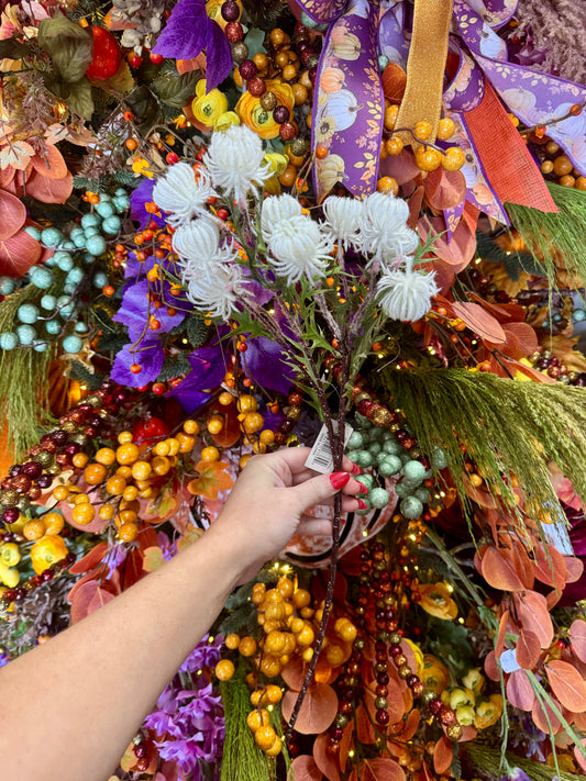23 Inch Cream Thistle Leaf Spray