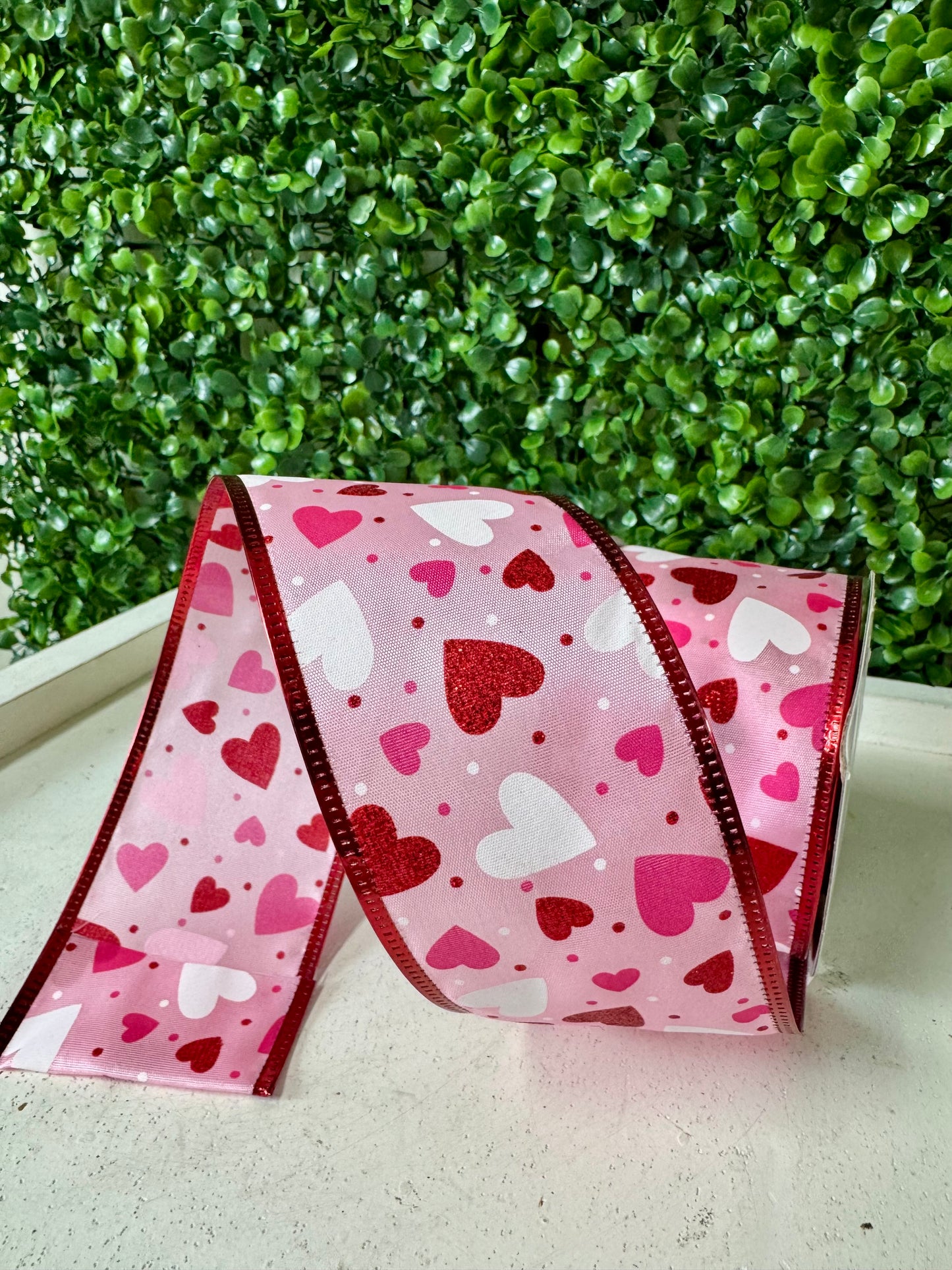 2.5 Inch By 10 Yard Heart Glitter Pink Background Ribbon
