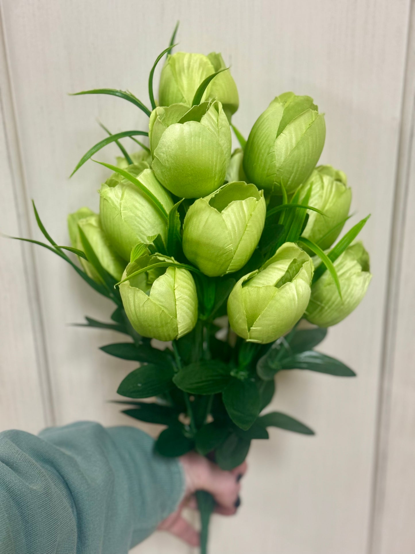 19 Inch Green Tulip Floral Bush