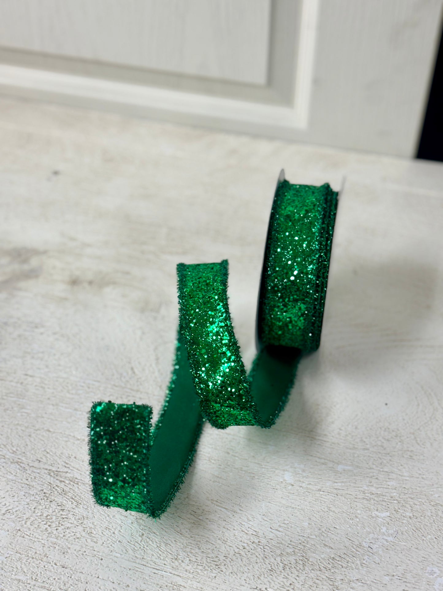 1.5 Inch By 10 Yard Emerald Green Large Glitter With Drift Edges Ribbon