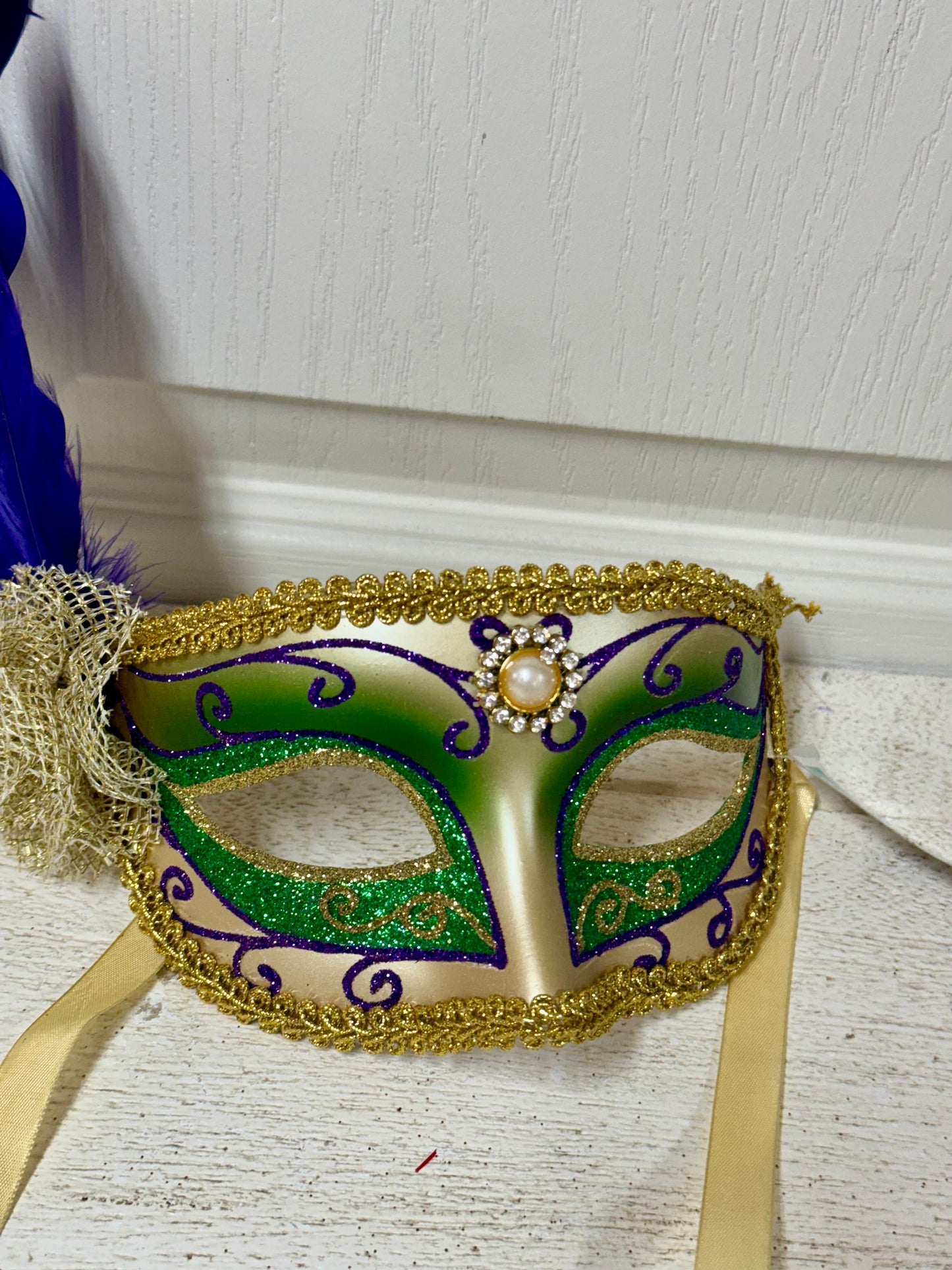 6.75 Inch Green Purple And Gold Deluxe Mardi Gras Mask