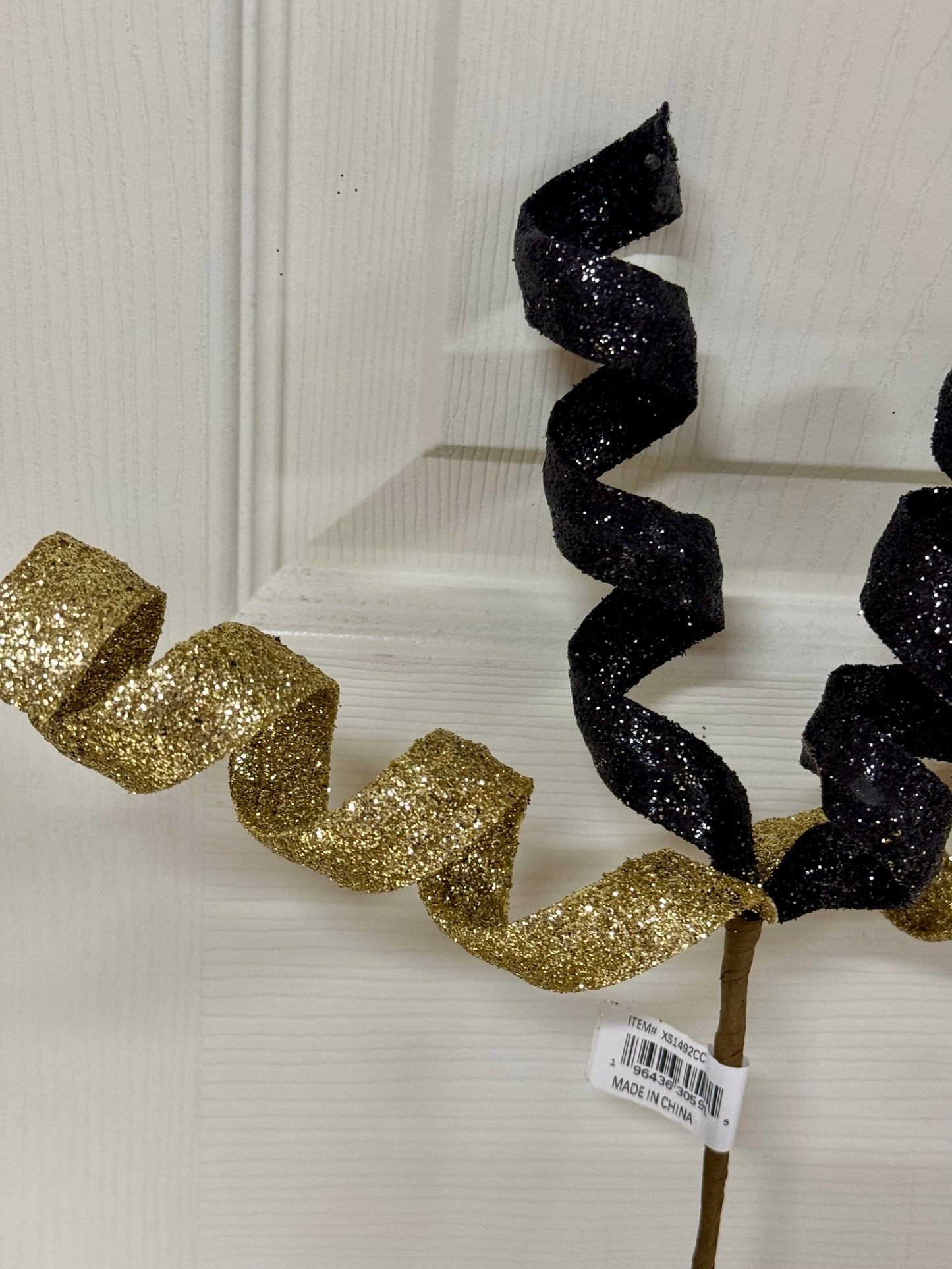 11 Inch Gold And Black Glitter Curly Pick
